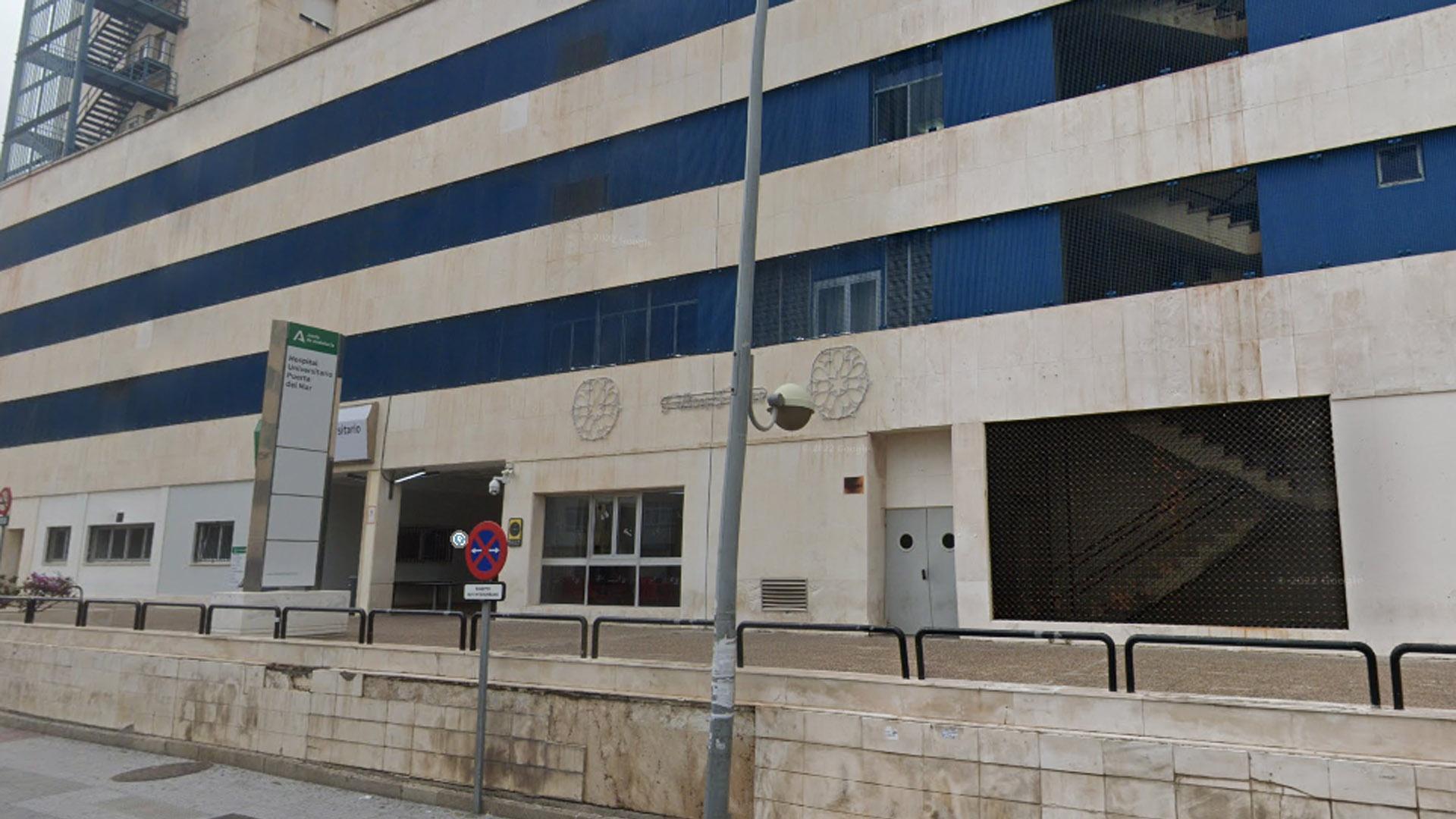Exterior del Hospital Puerta del Mar de Cádiz, donde nació el bebé