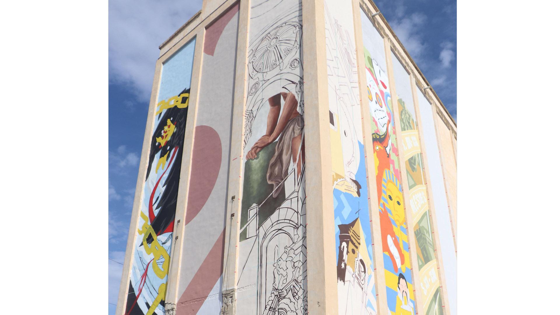 Imagen del desarrollo del gran mural que se está pintando en el antiguo silo de Villafranca