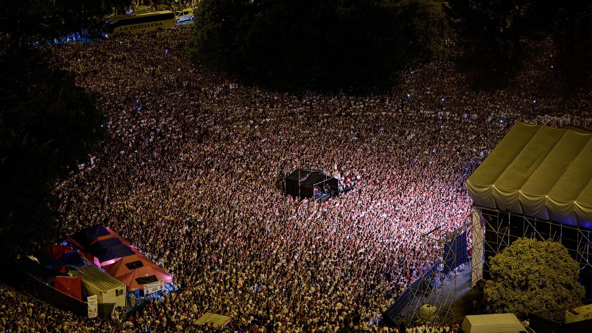 El concierto de La Oreja de van Gogh en la plaza de los Fueros fue el más multitudinario de los Sanfermines de 2022