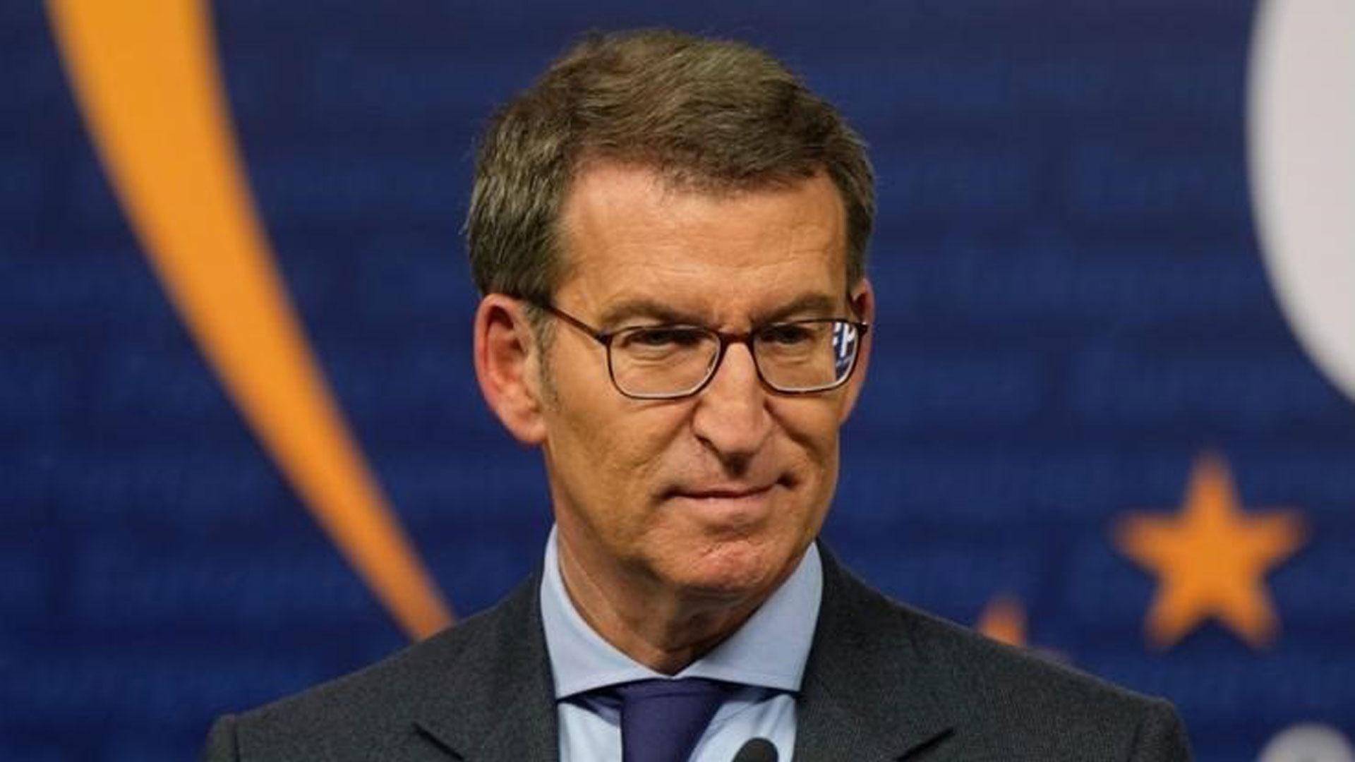 El líder del PP, Alberto Núñez Feijóo, comparece ante los medios tras la reunión del Partido Popular Europeo (PPE) en Bruselas