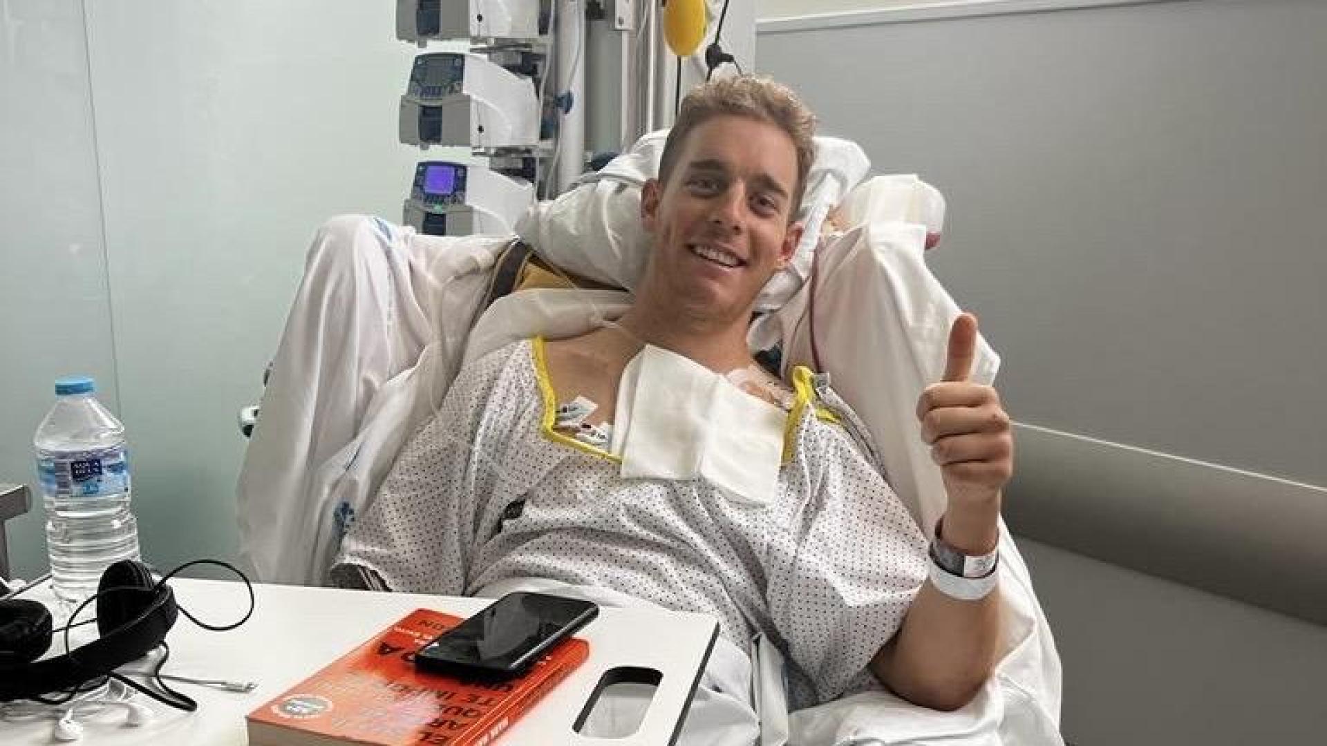 Sergio Martín, en el hospital en el que se recupera de sus heridas.