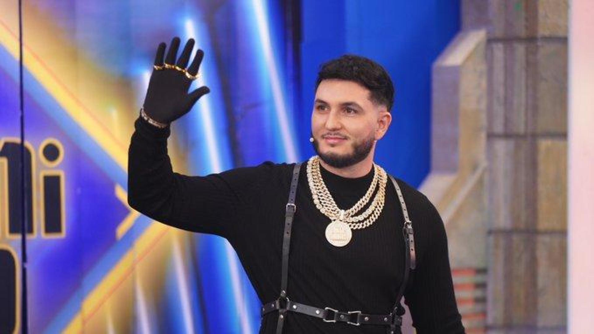 Omar Montes, a su entrada al plató de 'El Hormiguero'