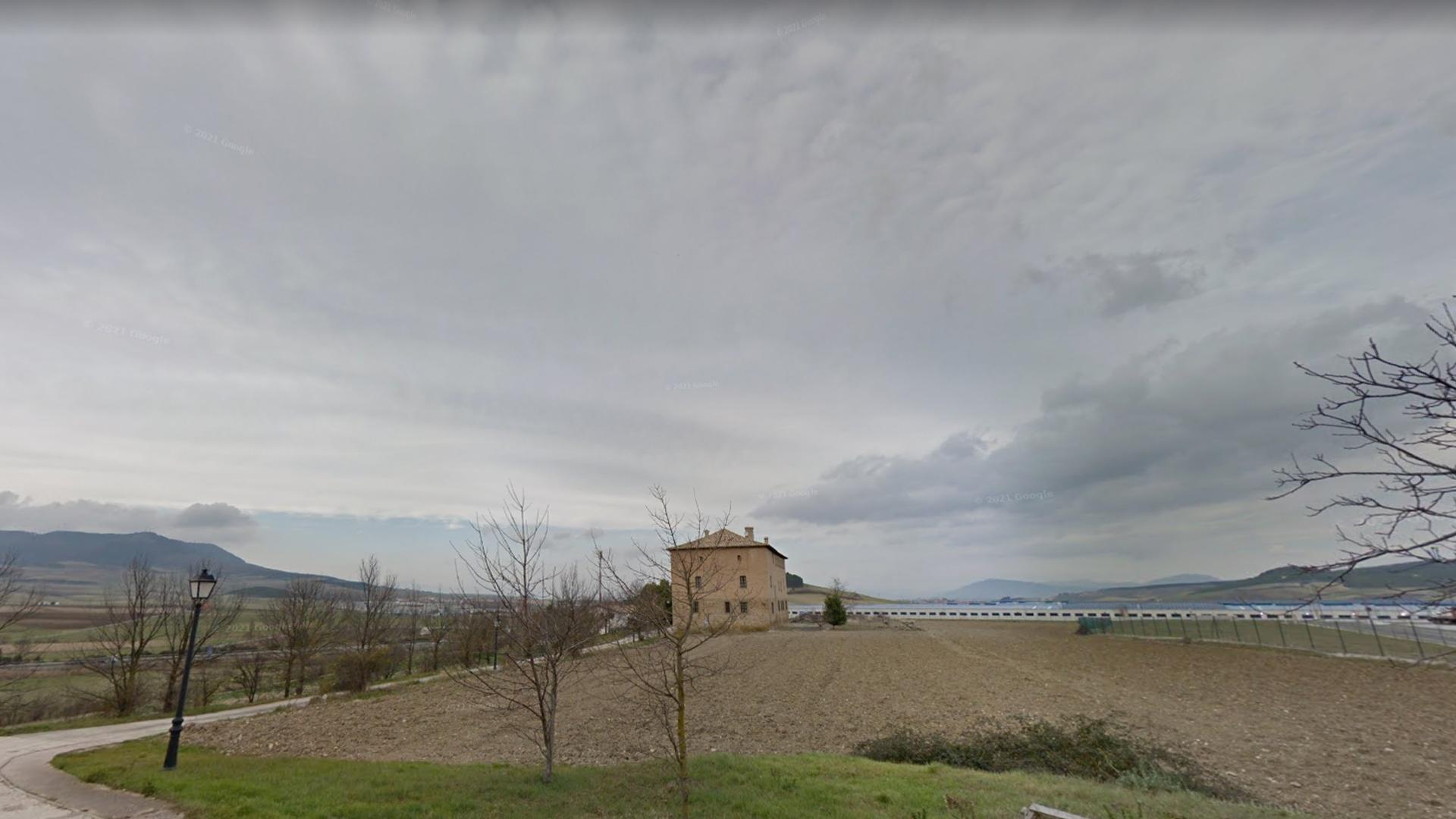 El señorío de Oriz, en la actualidad, junto a la autopista de Navarra