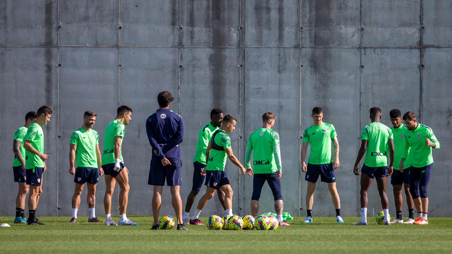 A: JesÃºs Caso
F: 30.03.2023
P: 
L: Lezama
T: FÃºtbol. Entrenamiento del Athletic Club. Semifinal de Copa del Rey. Osasuna.