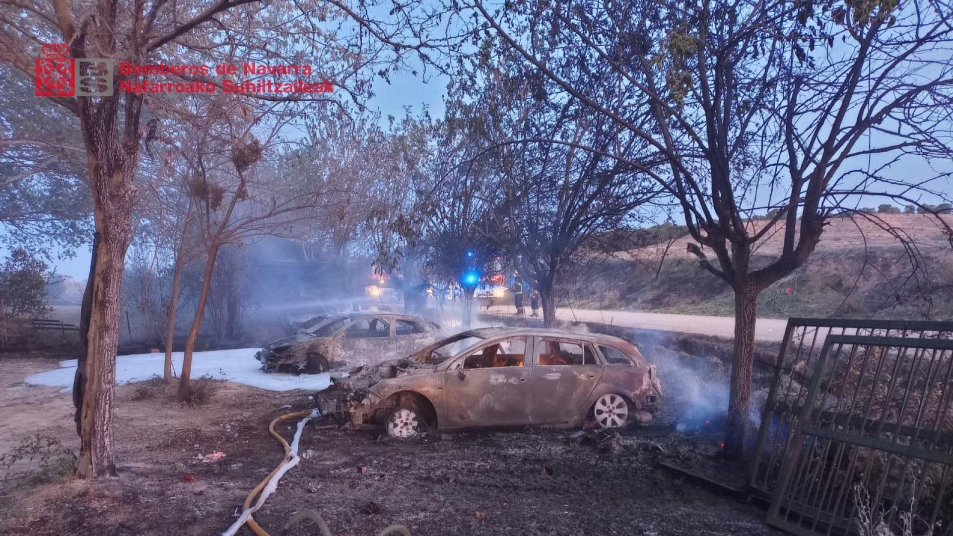 Coches calcinados por el fuego