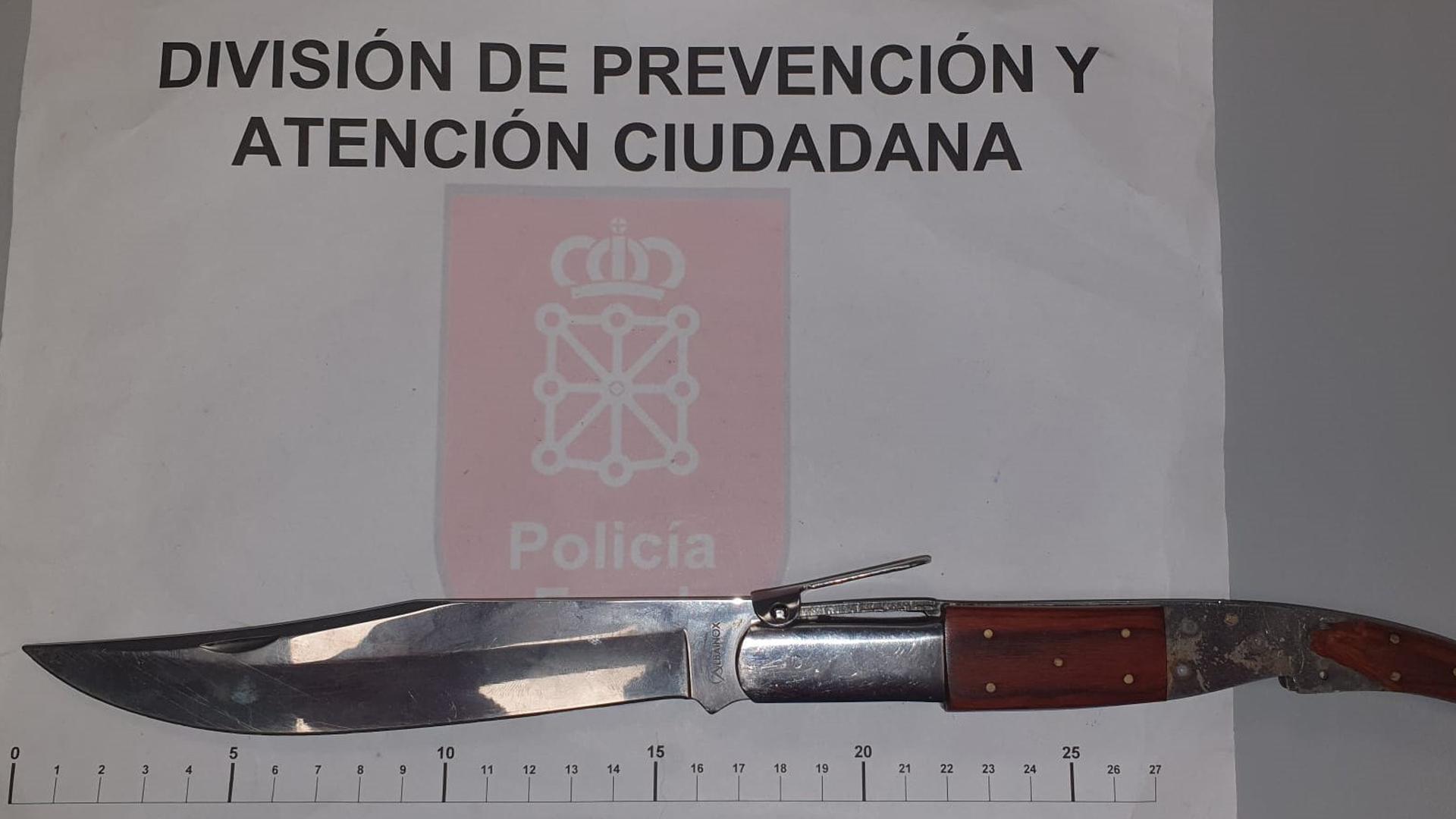 Navaja intervenida en la operación policial