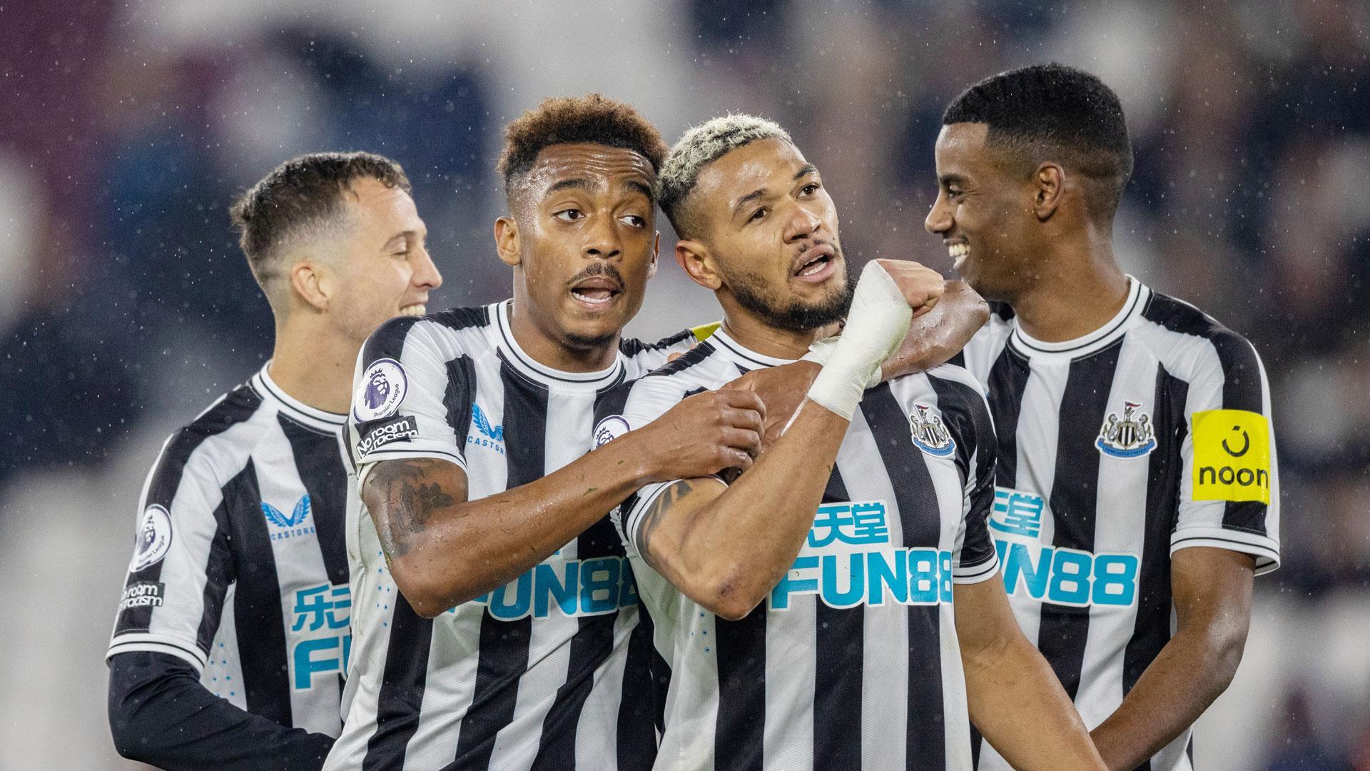 Los futbolistas del Newcastle celebran un gol