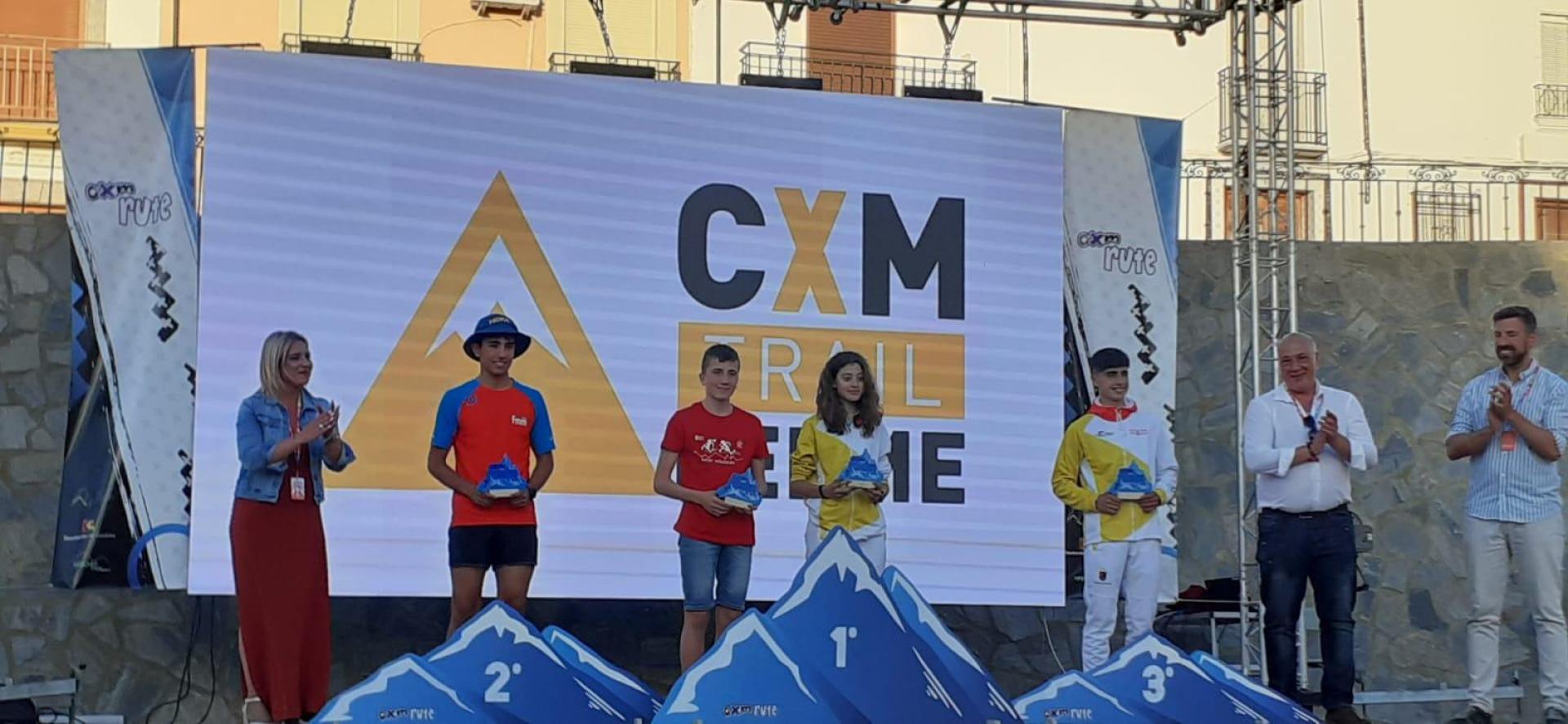 El cadete Markel Barrio, en el podio tras vencer la carrera Ruteñita de 14 kilómetros