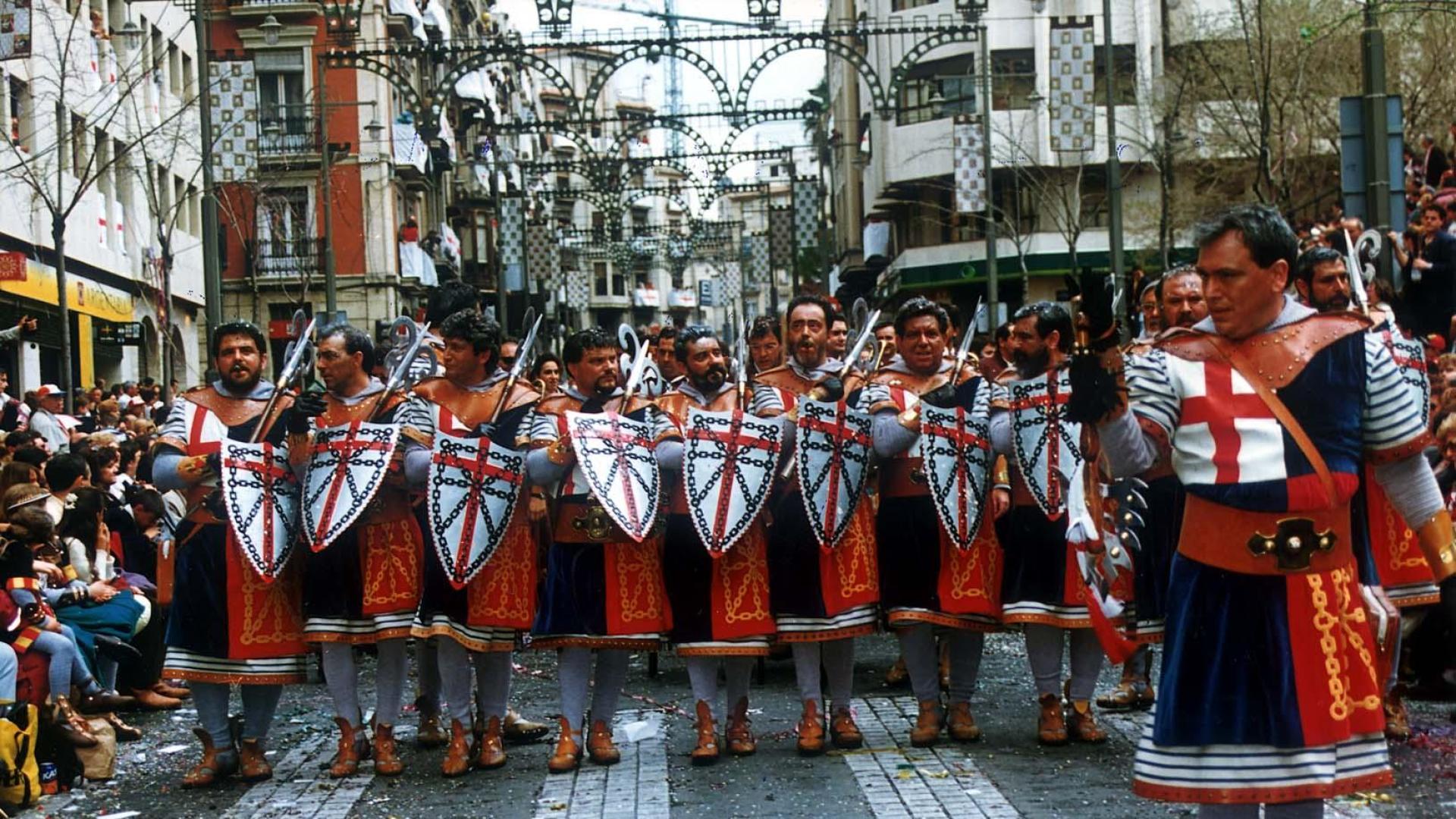 La filá de Navarros en los Moros y Cristianos de Alcoi de 1998