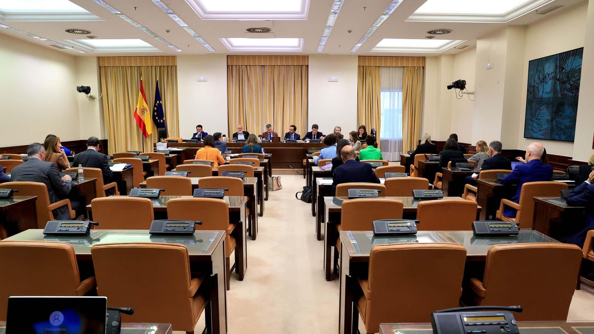 Vista general de la reunión de la Comisión de Justicia del Congreso celebrada este martes