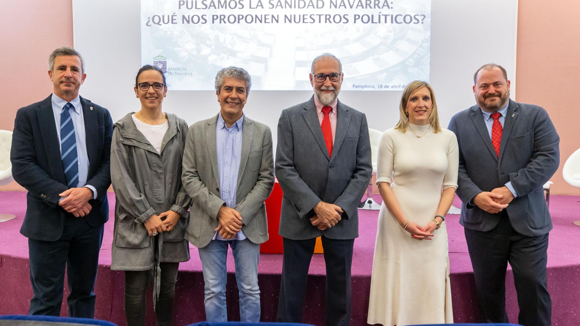 Izda a dcha: Tomás Rubio (vicepresidente Colegio de Médicos), Leticia San Martín (UPN), Txomin González (Bildu), Fernando Domínguez (Geroa Bai), Patricia Fanlo (PSN) y Julio Duart (secretario del Colegio de Médicos).