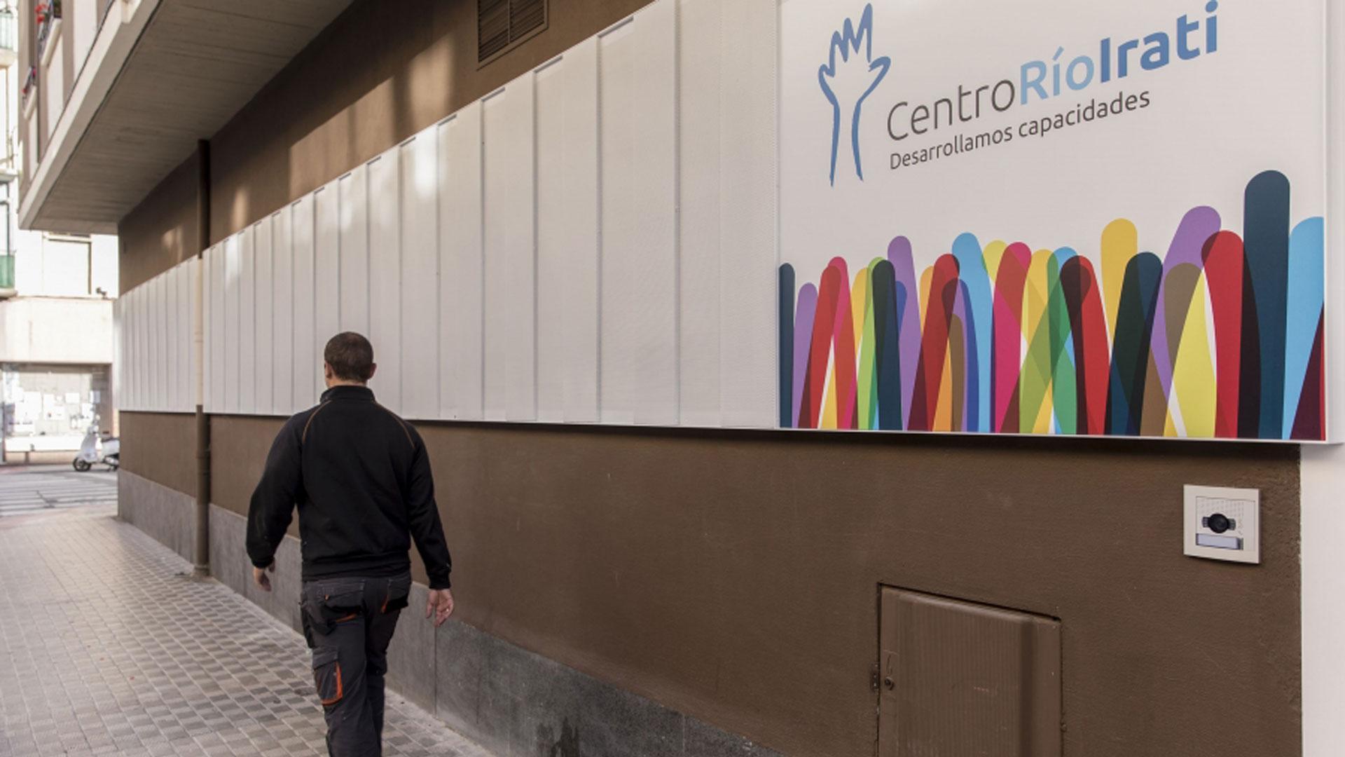 Exterior del Centro de día Río Irati, ubicado en el barrio pamplonés de la Milagrosa, propiedad de la Fundación Caja Navarra
