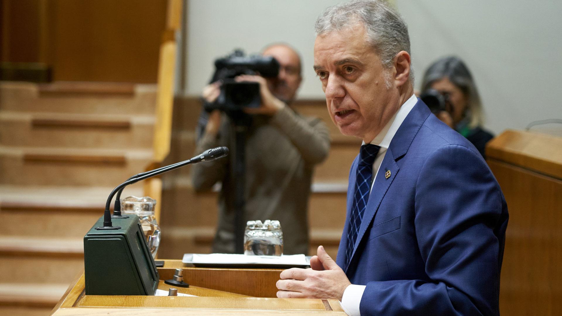 El lehendakari, Iñigo Urkullu, responde este viernes en el pleno de control del Parlamento Vasco