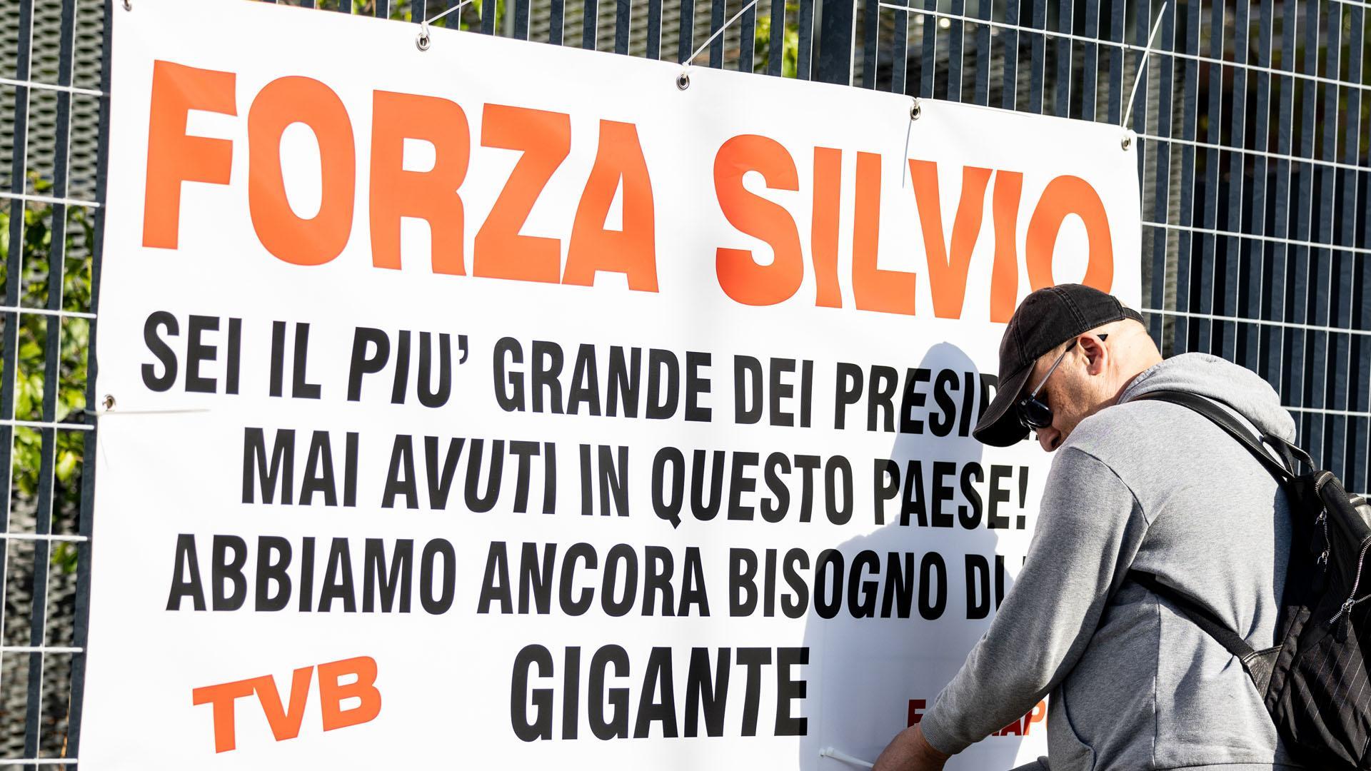 Mensaje de ánimo para Berlusconi a las puertas del hospital
