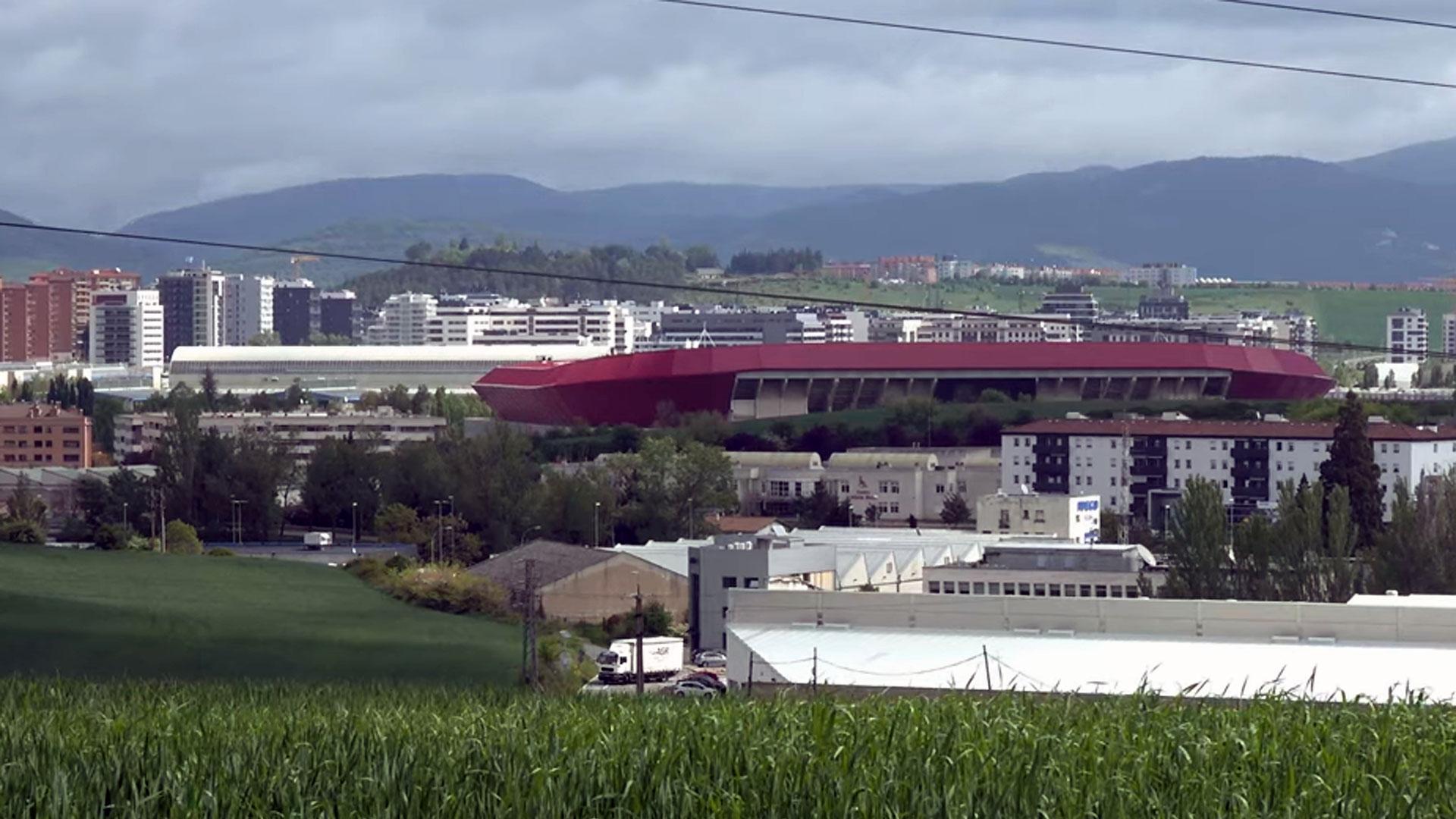 La planificación del nuevo barrio de Donapea, al sur de Pamplona, va tomando forma. El nuevo desarrollo urbanístico prevé la construcción de 5.000 viviendas, la mitad de ellas protegidas, en la denominada meseta de Donapea; la modificación de la entrada sur a Pamplona por la avenida de Zaragoza; y la generación de un gran parque natural.