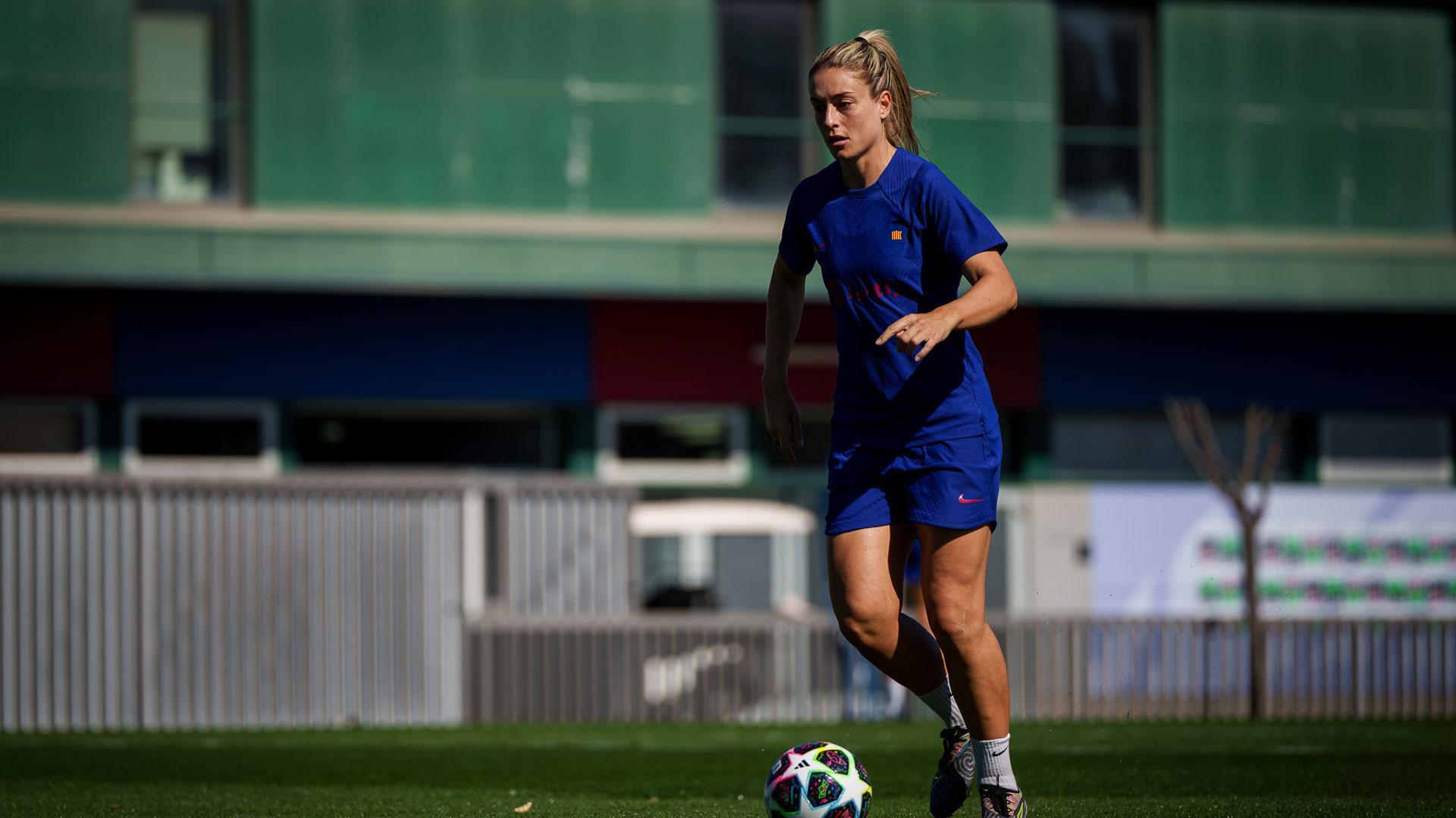 La jugadora del Barça Femení Alexia Putellas en un entrenamiento durante su recuperación de lesión de rodilla