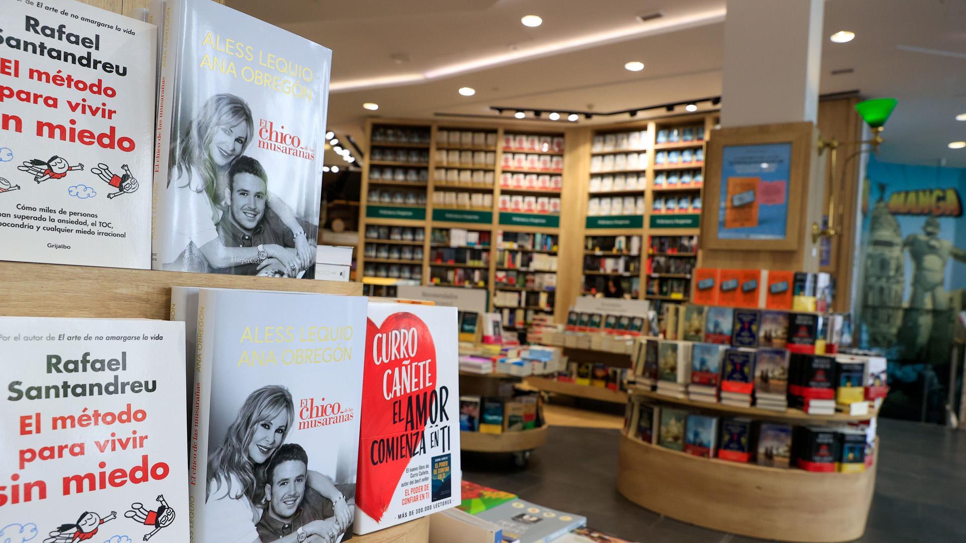 Ejemplares de 'El chico de las musarañas', en una librería de Madrid