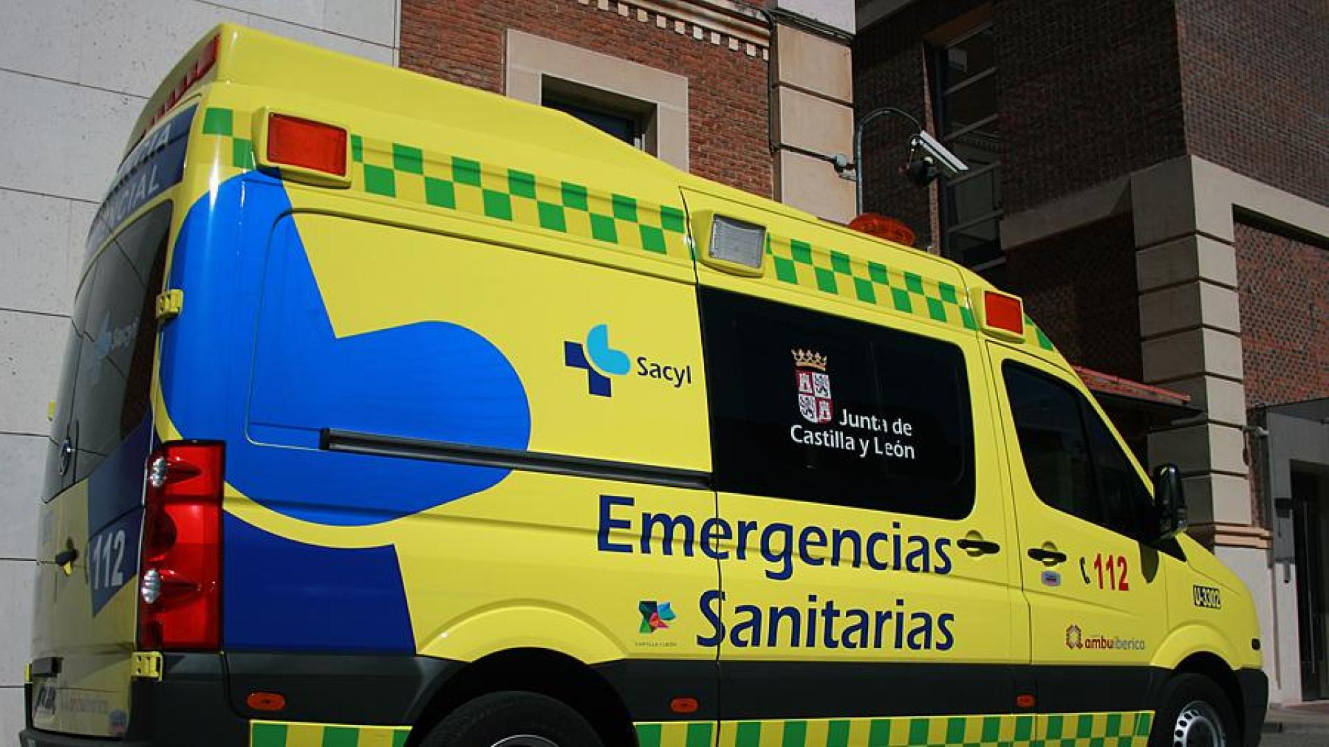 Una ambulancia de soporte vital básico de Castilla y León
