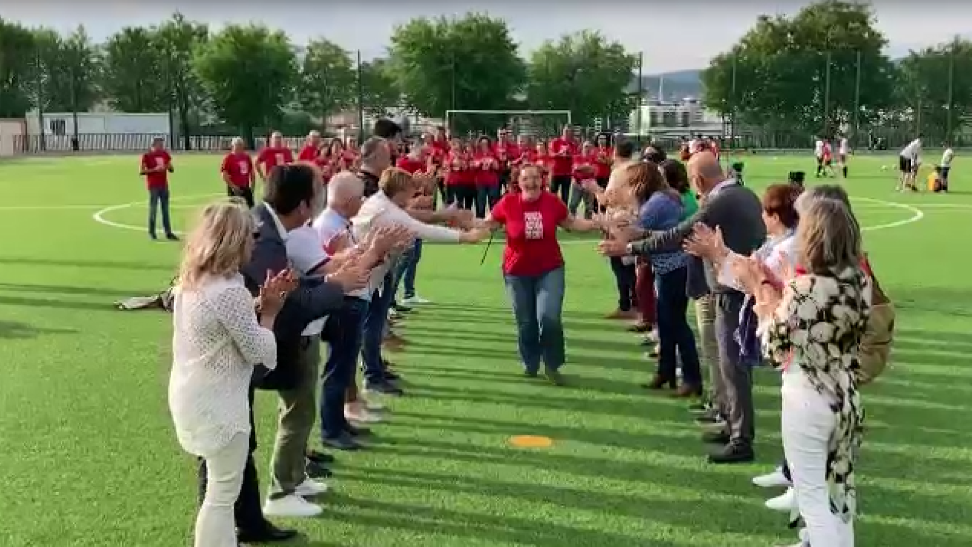 El equipo regionalista ha simulado ser una plantilla de fútbol para la presentación