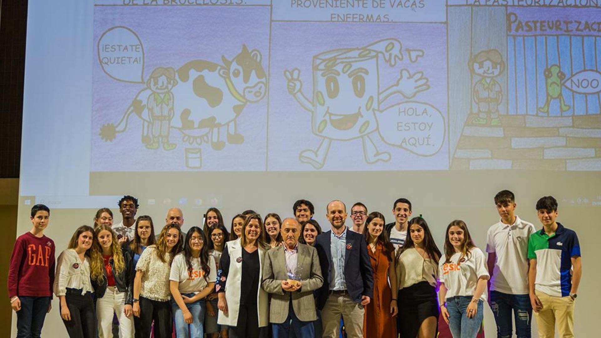 Foto de familia tomada tras la celebración del evento