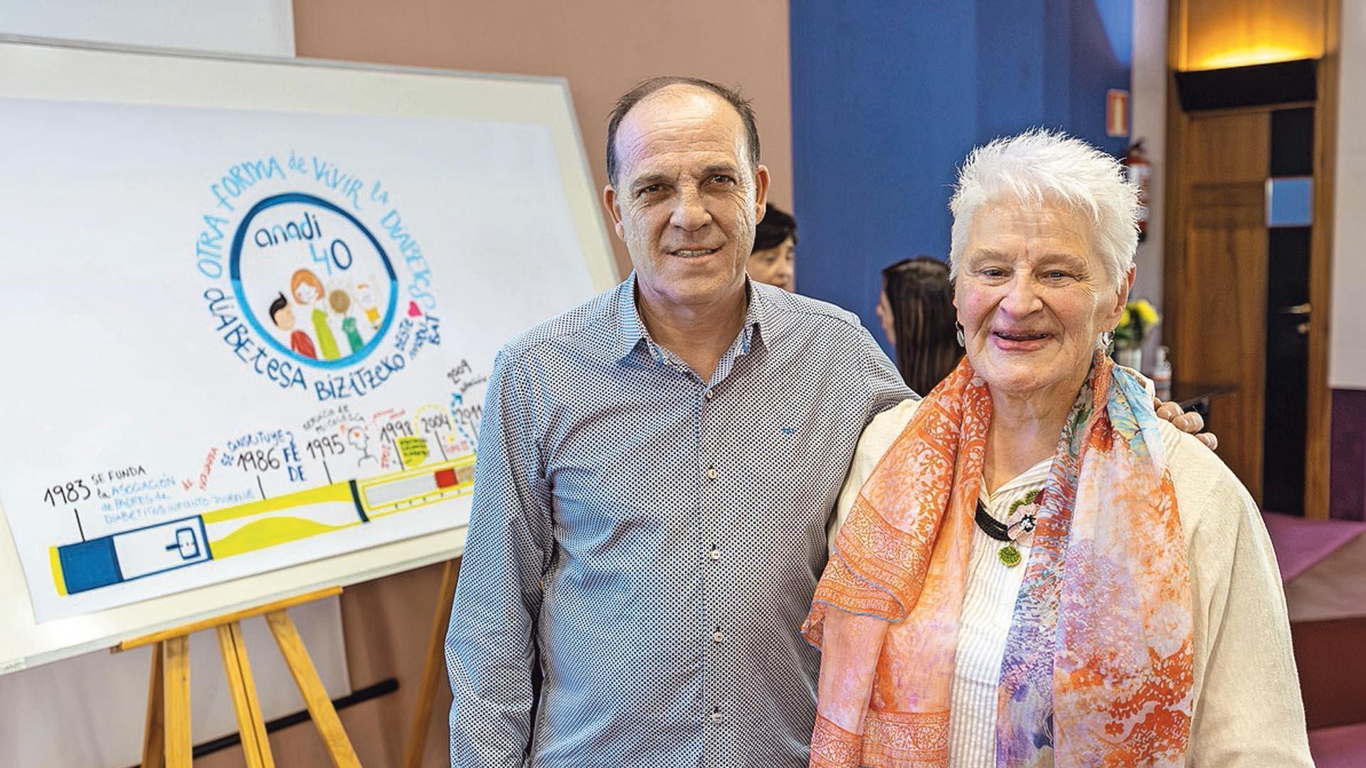 Juantxo Remón, presidente de ANADI, y Mirentxu Oyarzábal, este viernes en el Colegio de Médicos