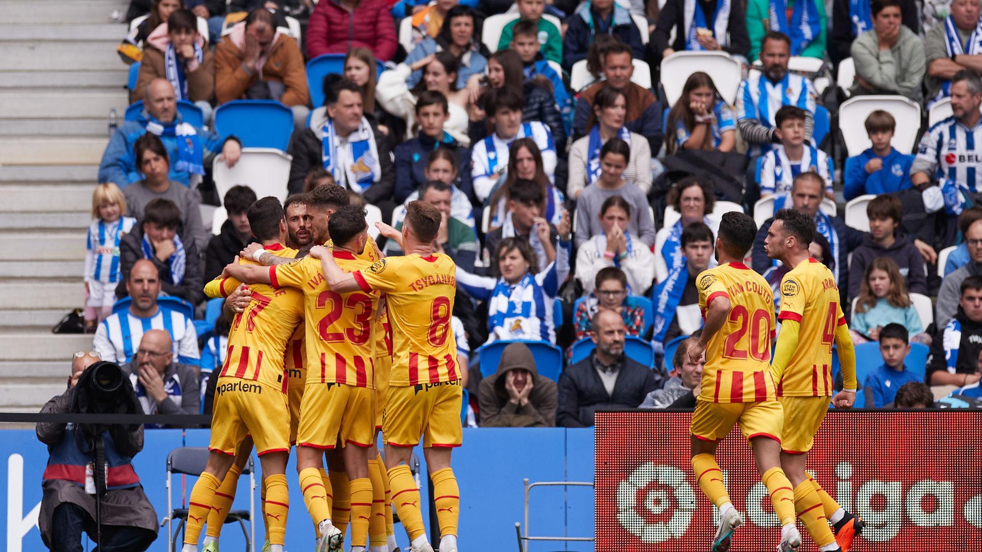 Los futbolistas del Girona celebran uno de los tantos frente la Real Sociedad