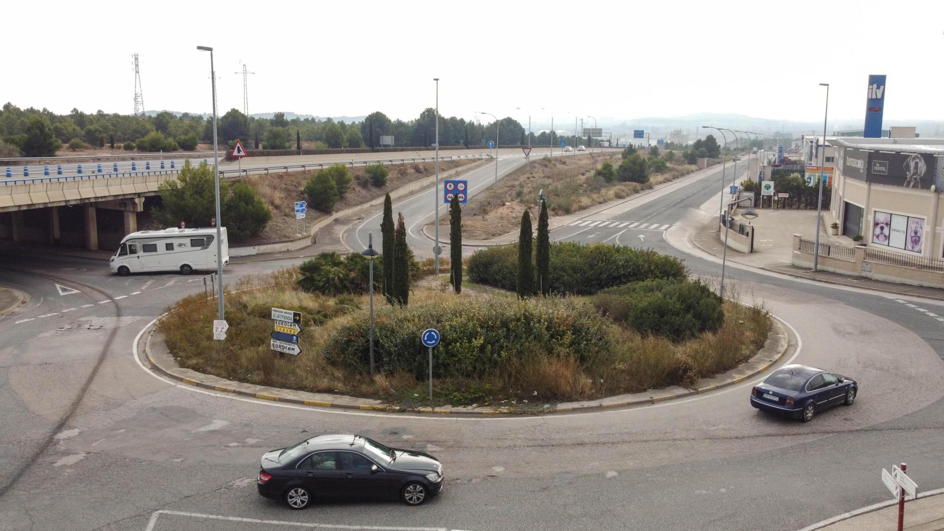 A: BLANCA ALDANONDO
F: 03/12/2022
P:
L: TUDELA
T: ROTONDA DEL POLIGONO INDUSTRIL DE LAS LABRADAS JUNTO A LA EMPRESA COVEGAN