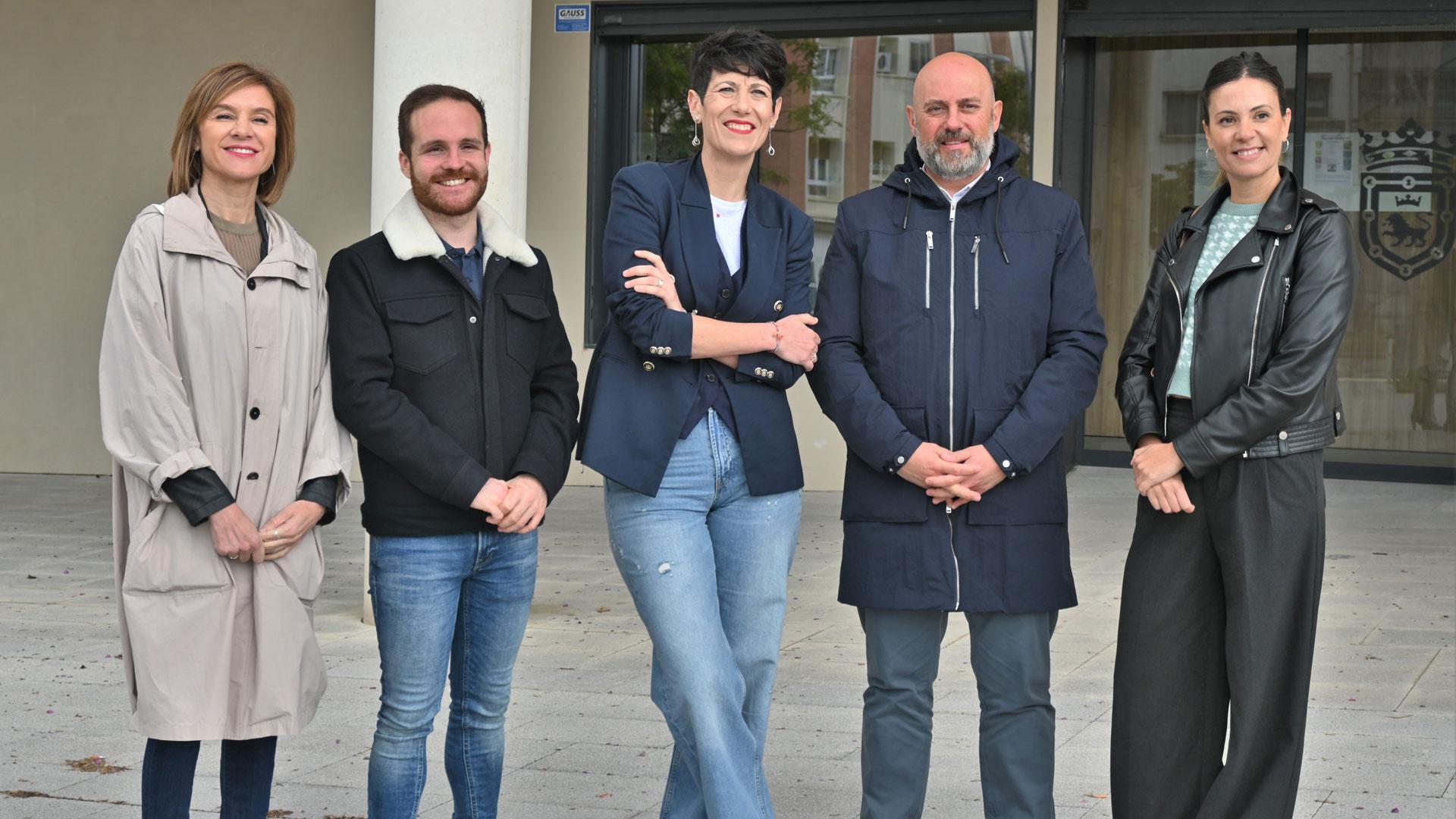 La candidata del PSN a la Alcaldía de Pamplona, Elma Saiz, este lunes en el centro de Mayores de Santa María la Real