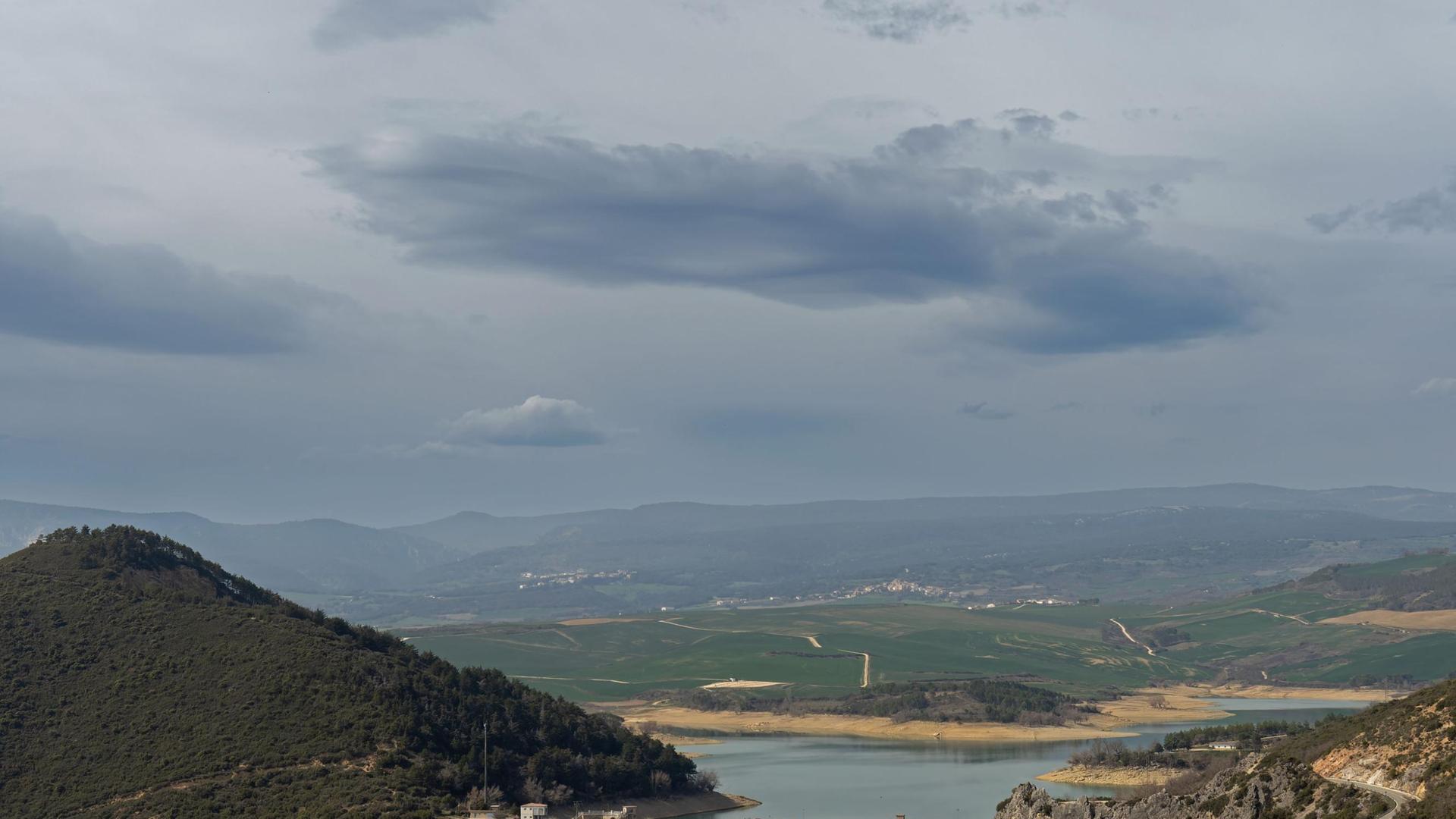 *A:MONTXO A.G.
*F: 2023-03-22
*L: EMBALSE DE ALLOZ (ALTO DE ARRADIA)
*T: PANTANO DE ALLOZ
*P: