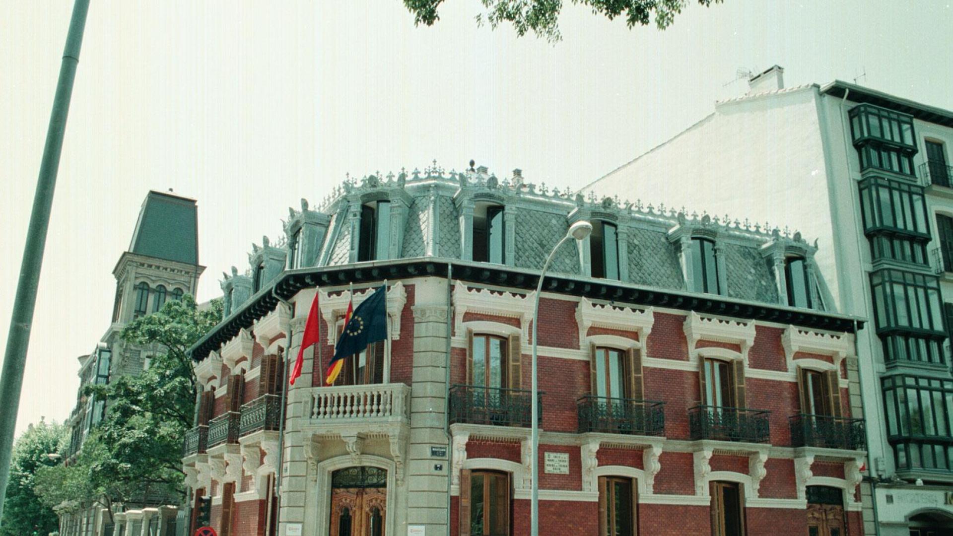 El edificio de la Cámara de Comercio, antiguo colegio de las Concepcionistas.