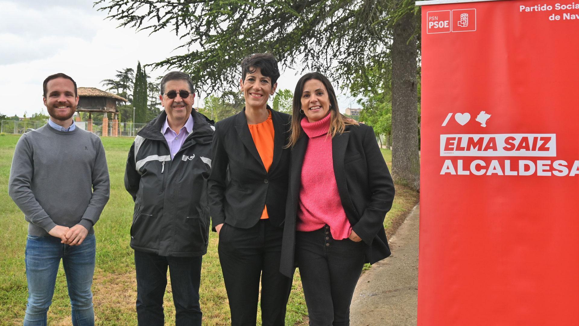 La candidata del PSN al Ayuntamiento de Pamplona, Elma Saiz, en un acto electoral este martes
