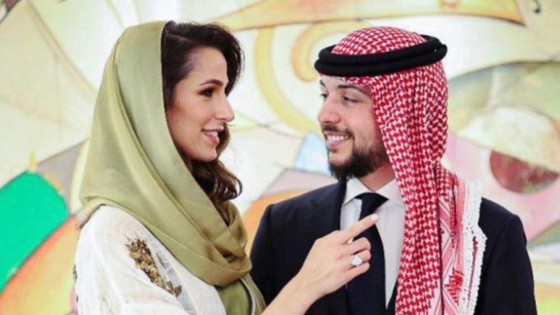 El príncipe heredero Hussein de Jordania con la arquitecta y empresaria saudí Rajwa Al Saif