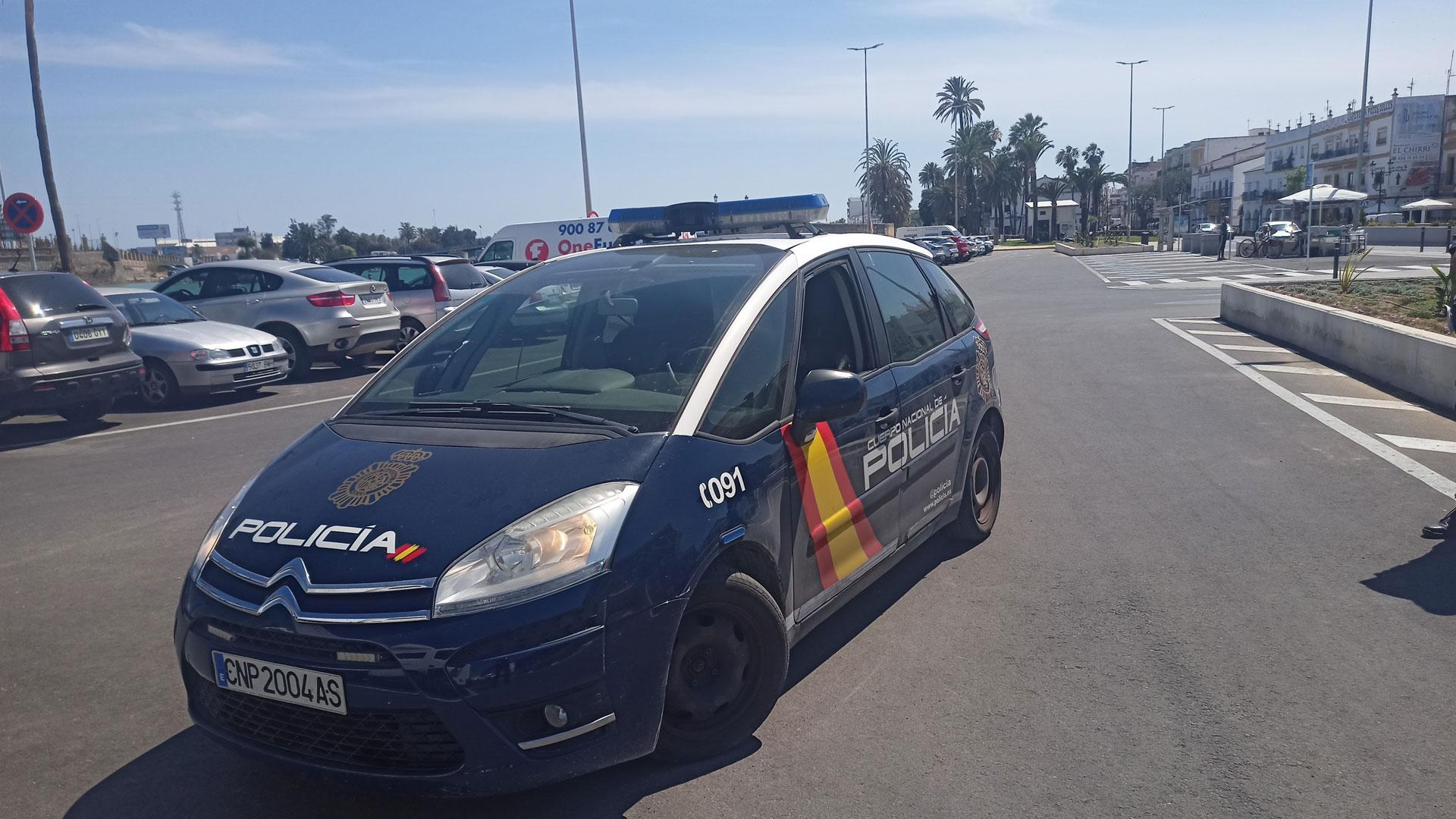 Detenido acusado de agredir a su pareja de 19 años, a la que obligaba a pedir limosna en El Puerto
