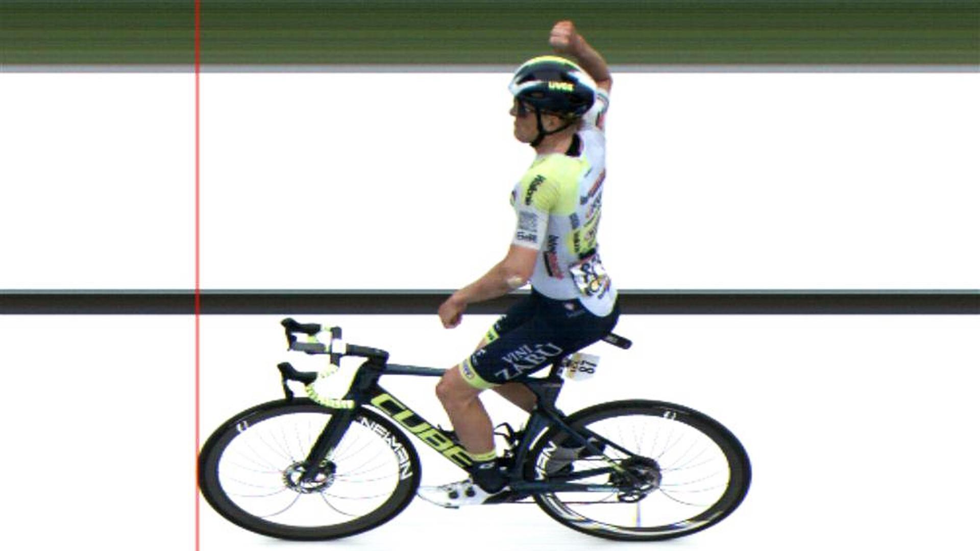 Fotofinish de Zimmermann pasando la línea de meta en primer lugar