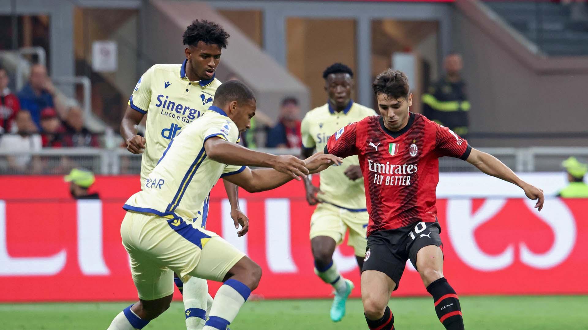 Brahim Díaz (derecha), en un partido reciente con el Milan