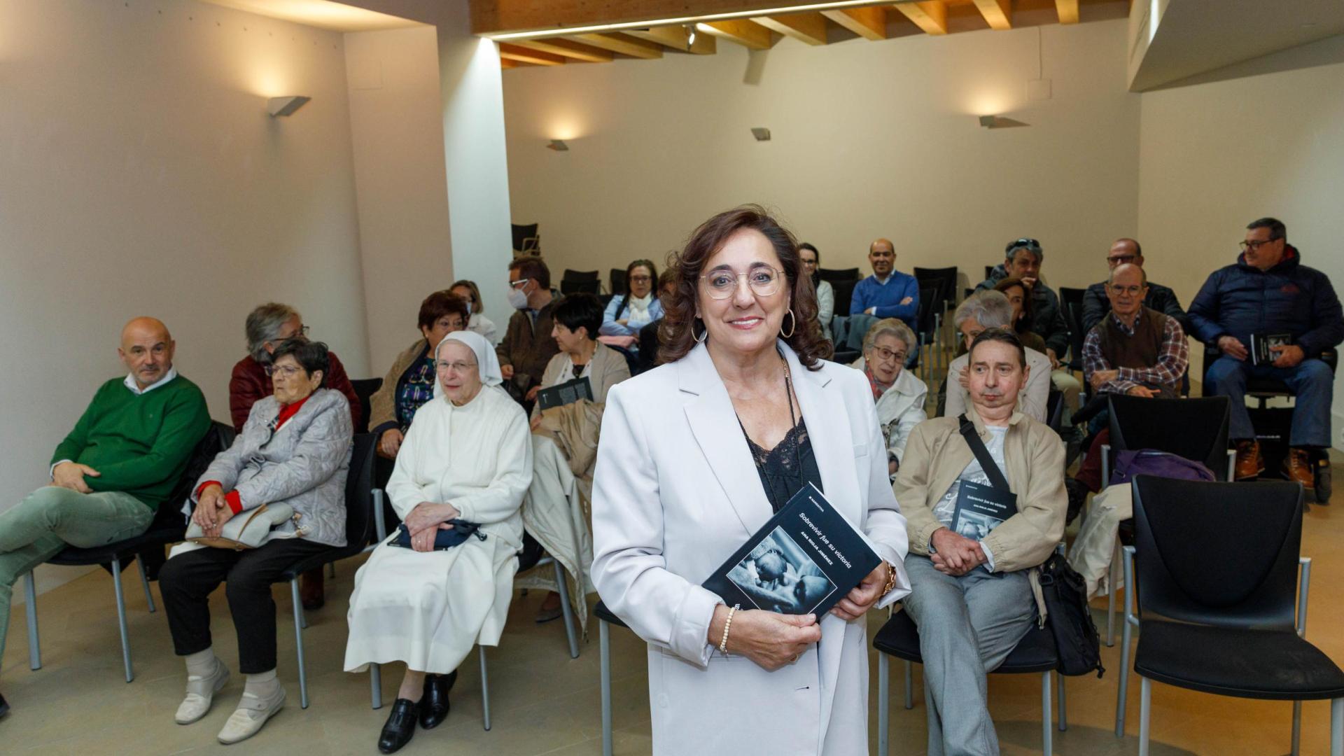 Ana Rioja Jiménez, durante la presentación de su novela