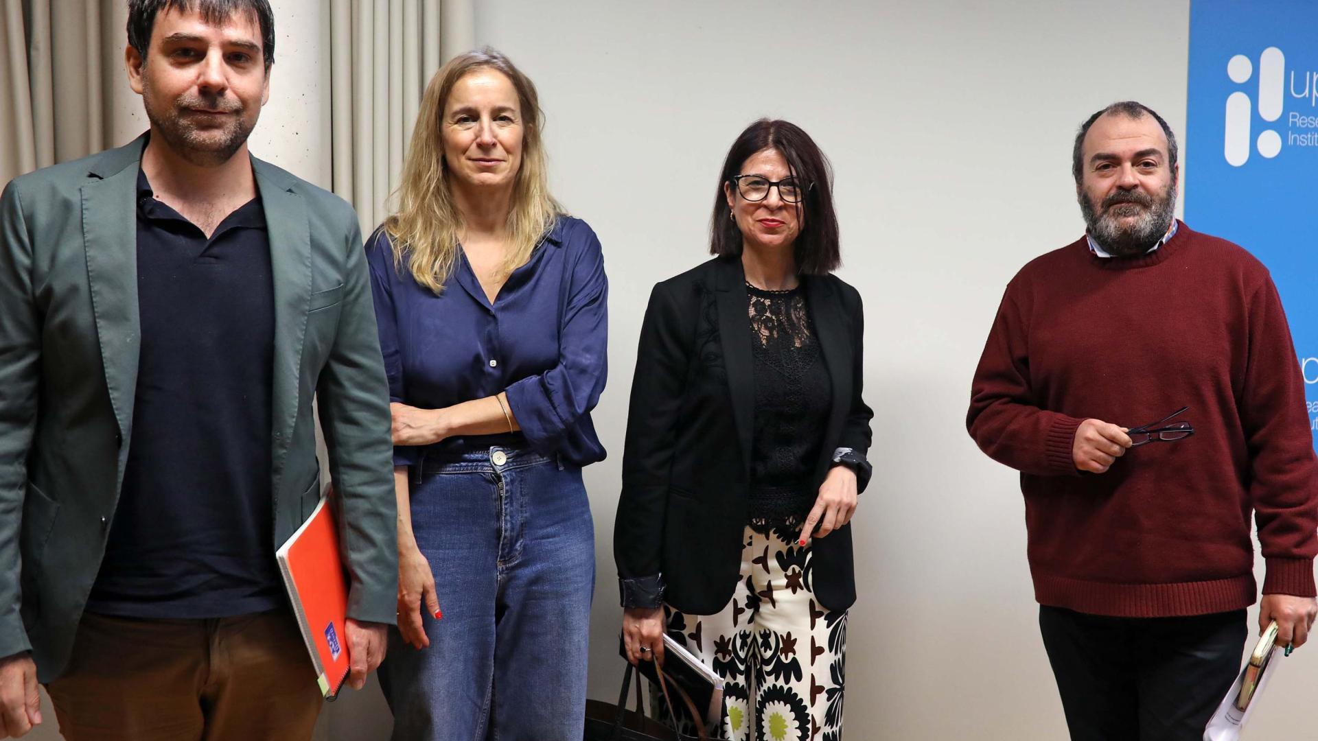 Desde la izquierda, Jon Ansa (consultor de comunicación y estrategia); Eva Silván (directora de asuntos públicos de Silván&Miracle); Lourdes Pérez (subdirectora de Colpisa) y Ricardo Feliu (moderador).