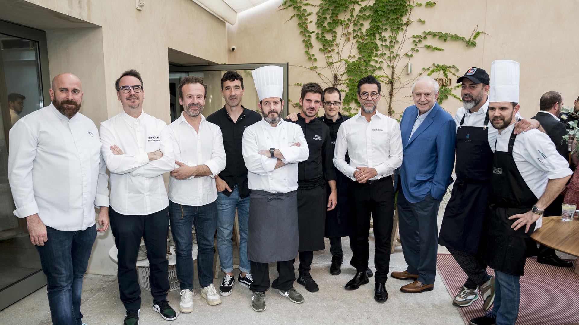 Hugo Muñoz, Paco Morales, Nacho Manzano, Eneko Atxa, Diego Murciego, Maximiliano Delle Vedove, Jorge Matín, Quique Dacosta, Steven Plotnicki, Rafa Zafra y Alberto Aguado durante el anuncio de la lista de los mejores restaurantes de Europa