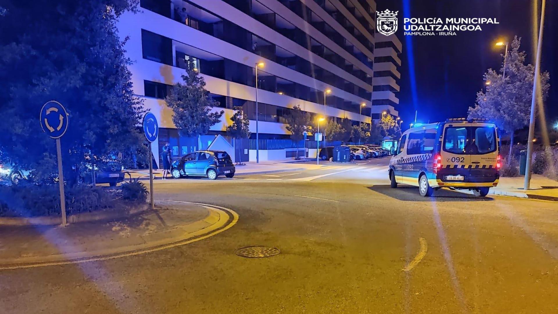 Un conductor ha sido sancionado en Pamplona tras salirse de la vía y chocar contra una señal