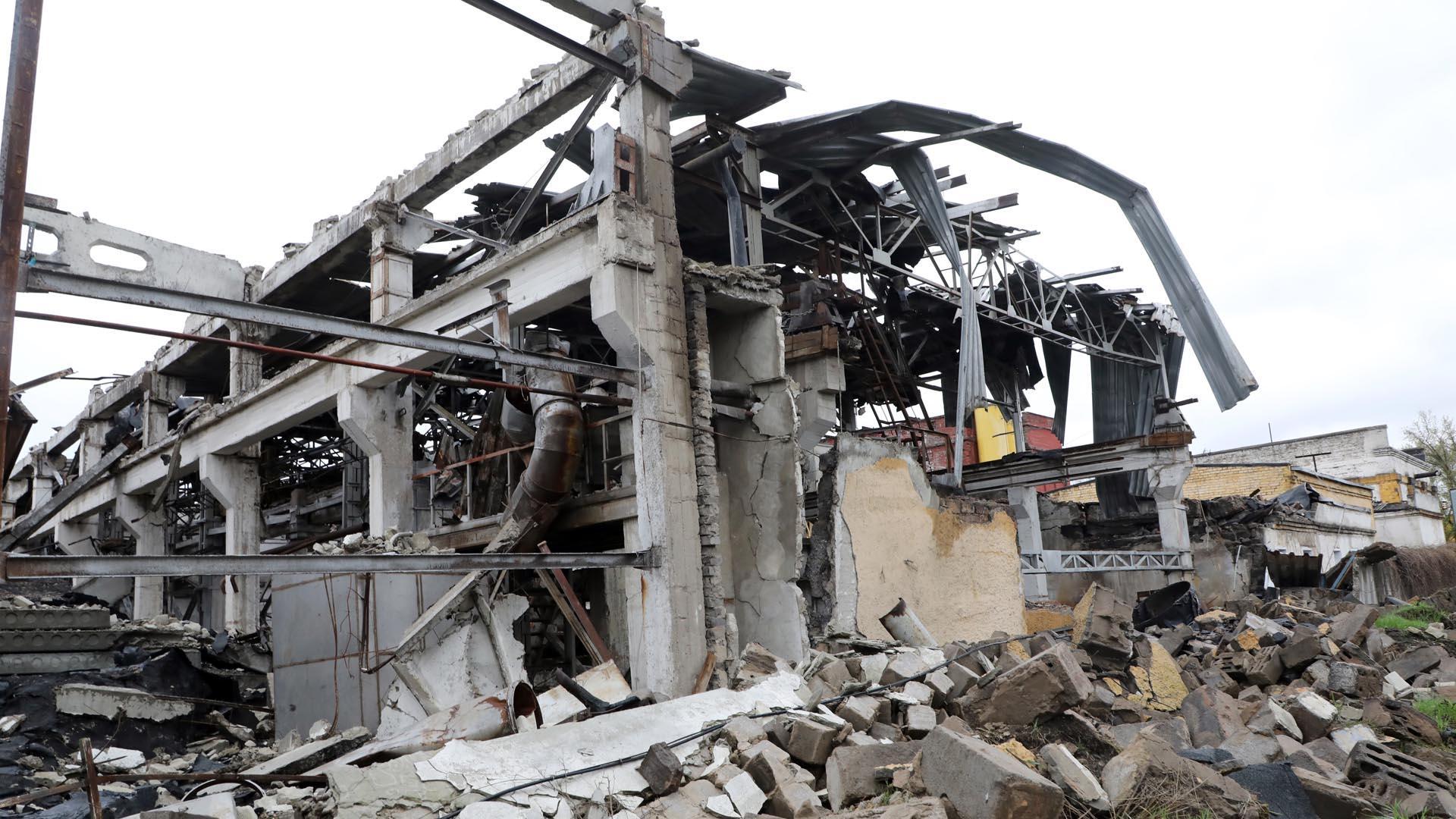 Un edificio destruido a causa de un ataque del Ejército de Rusia contra la ciudad ucraniana de Kramatorsk, en la provincia de Donetsk