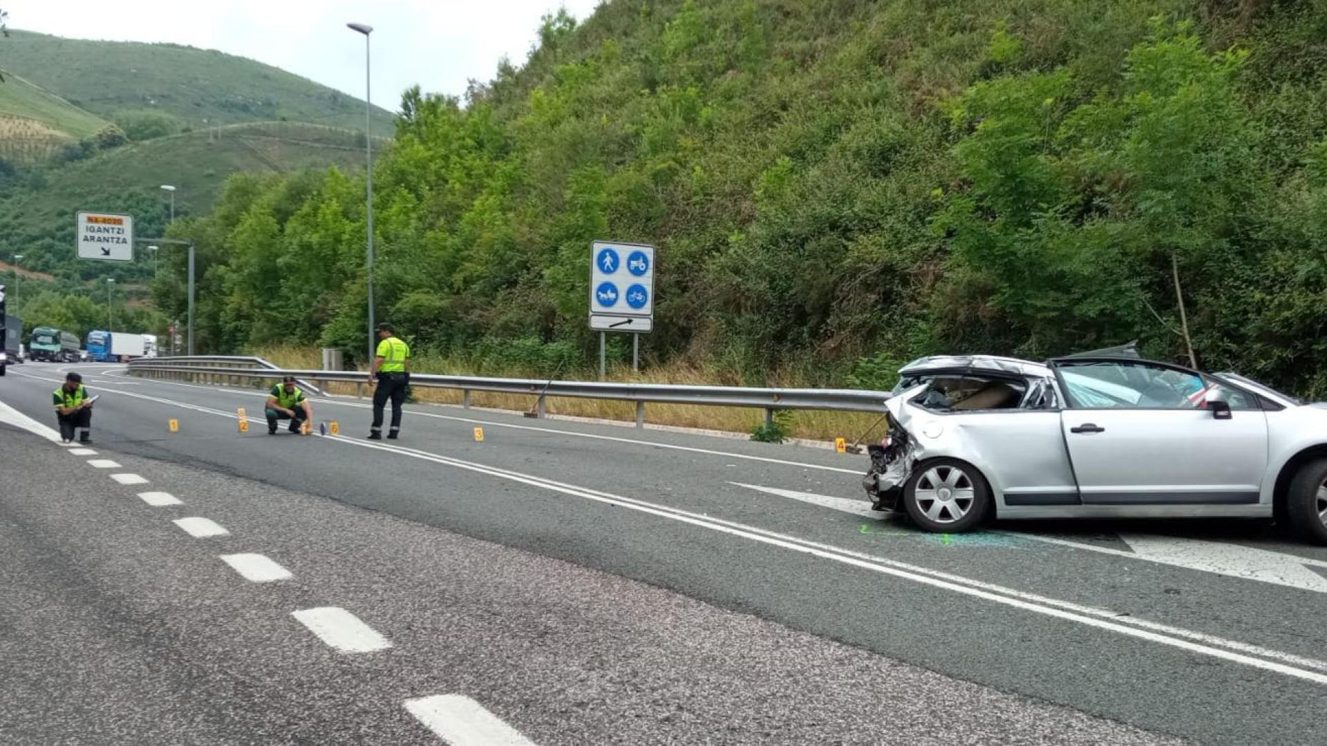 Estado del vehículo tras el accidente en la intersección de la NA-4020 y N-121-A