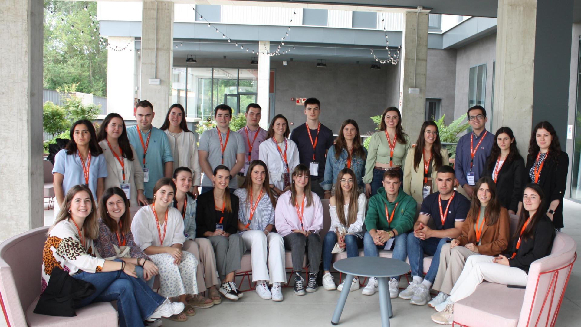 Los alumnos de Talento Joven de Navarra 2023, en la Residencia Home & Co. /