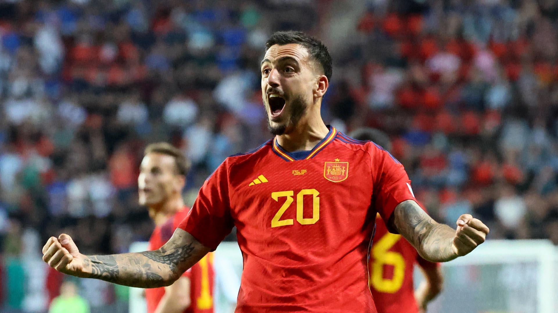 Joselu celebra el gol anotado ante Italia