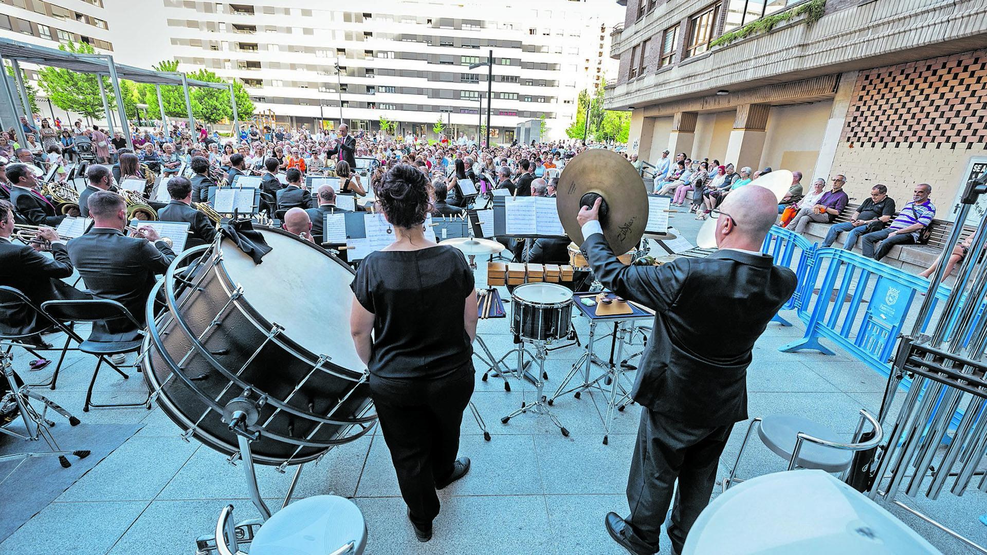 La Pamplonesa, en su concierto de ayer por la tarde en la plaza Leonor de Trastámara