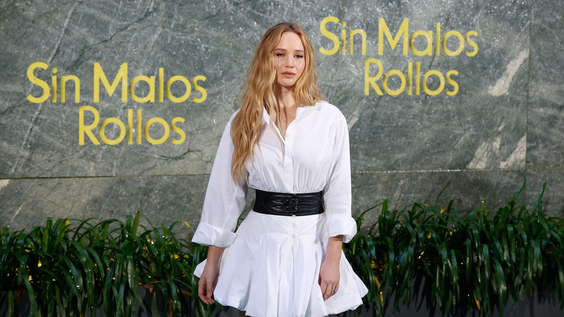 La actriz Jennifer Lawrence posa durante la presentación de la cinta "Sin malos rollos"