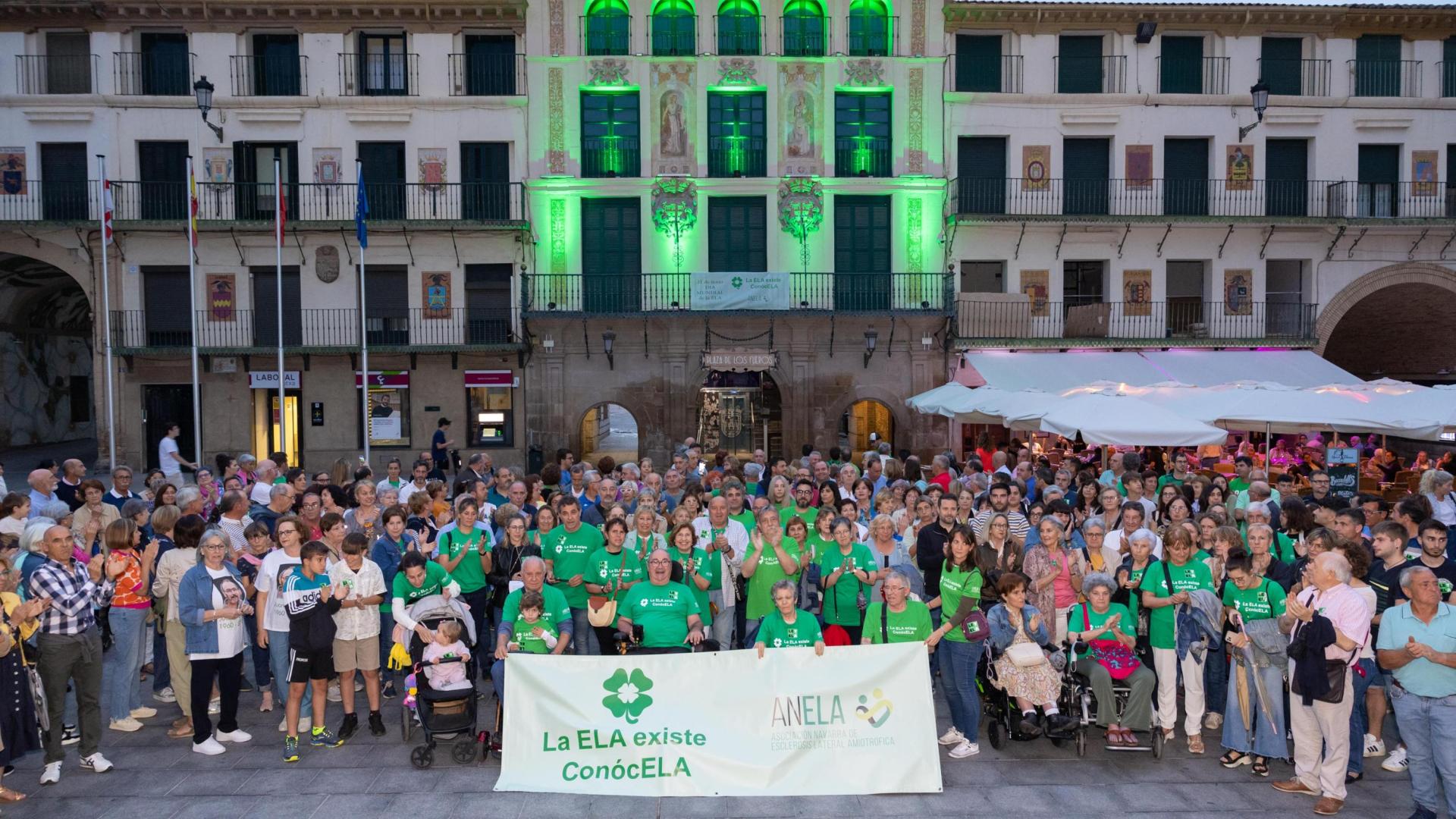 Imagen de los presentes en la concentración que tuvo lugar en la plaza de los Fueros de Tudela