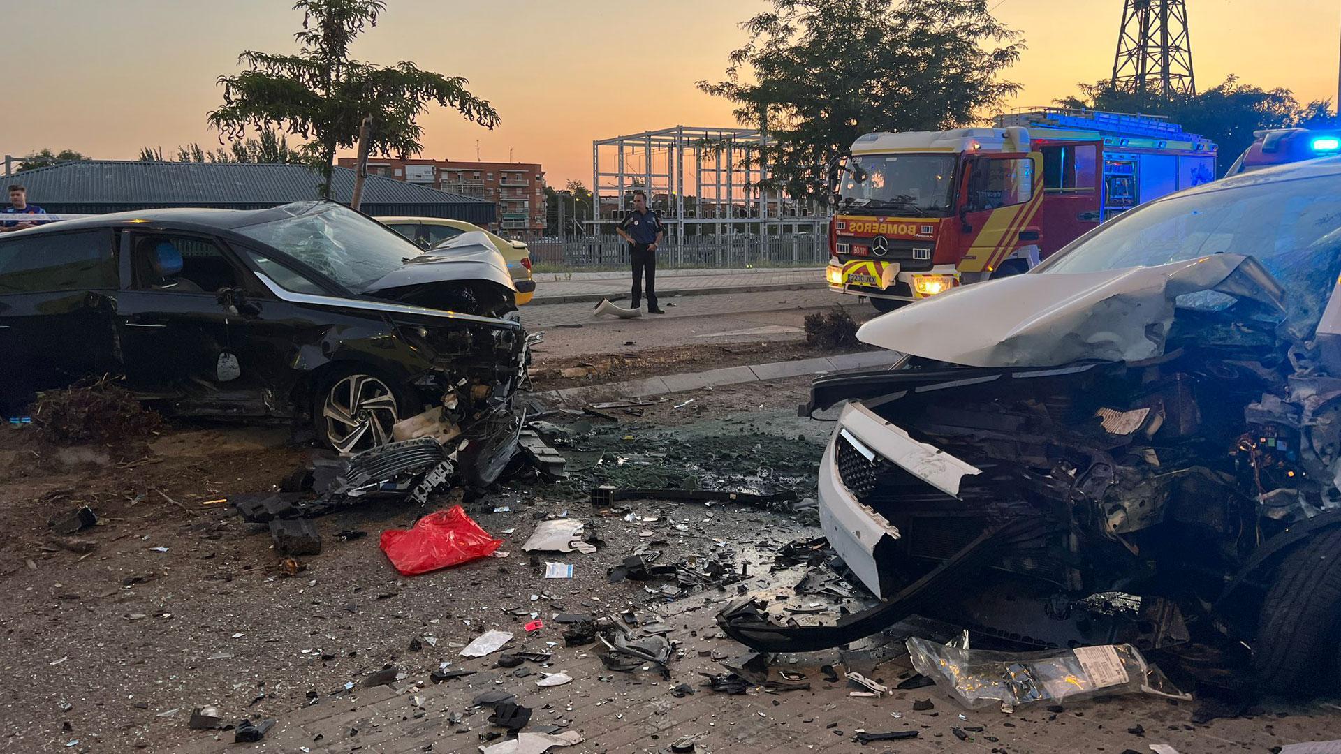 Muere un conductor al ser embestido su coche por otro que huía de la Policía en Madrid