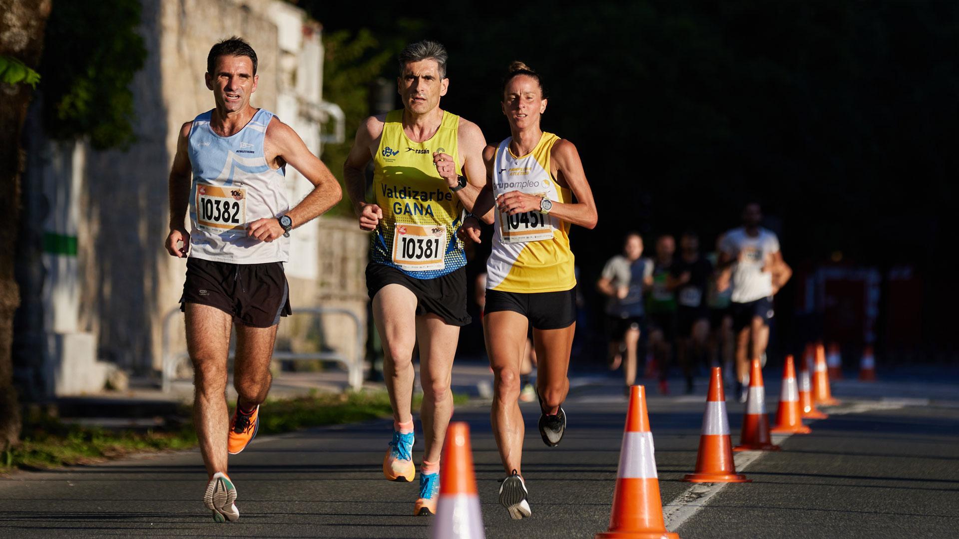 Fabrice Elduayen, Fernando Ruiz y Ana Llorens, en las primeras posiciones