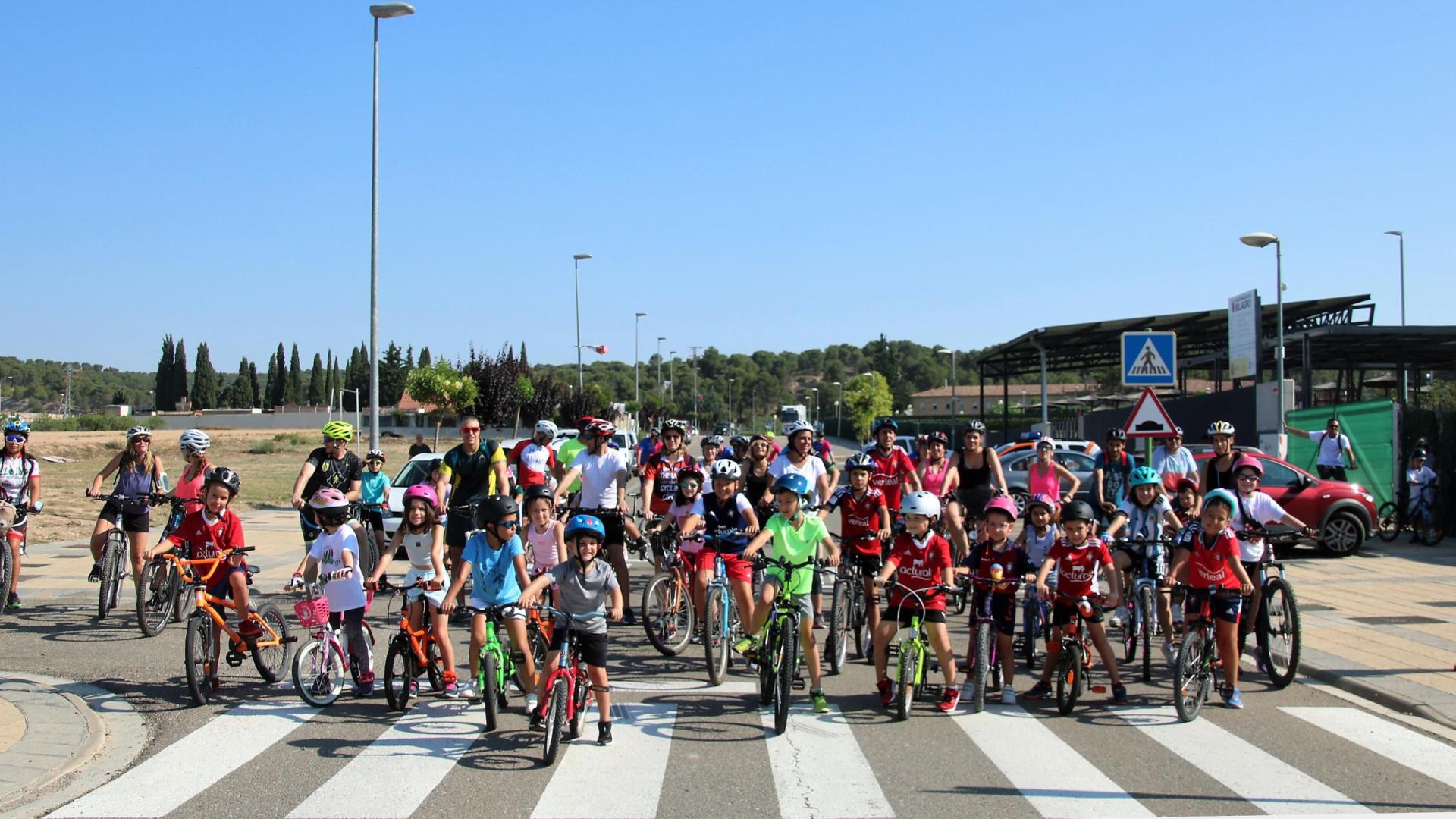 Imagen de los participantes en el ciclo-paseo de Milagro