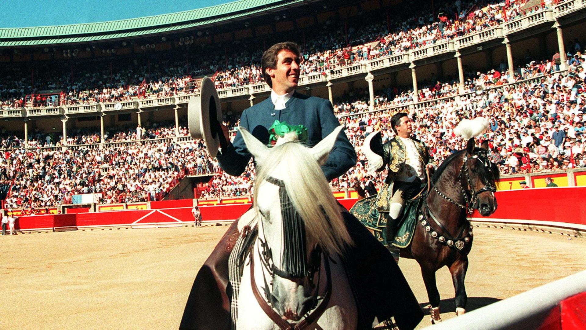 Hermoso de Mendoza, en la corrida de rejones de 1998